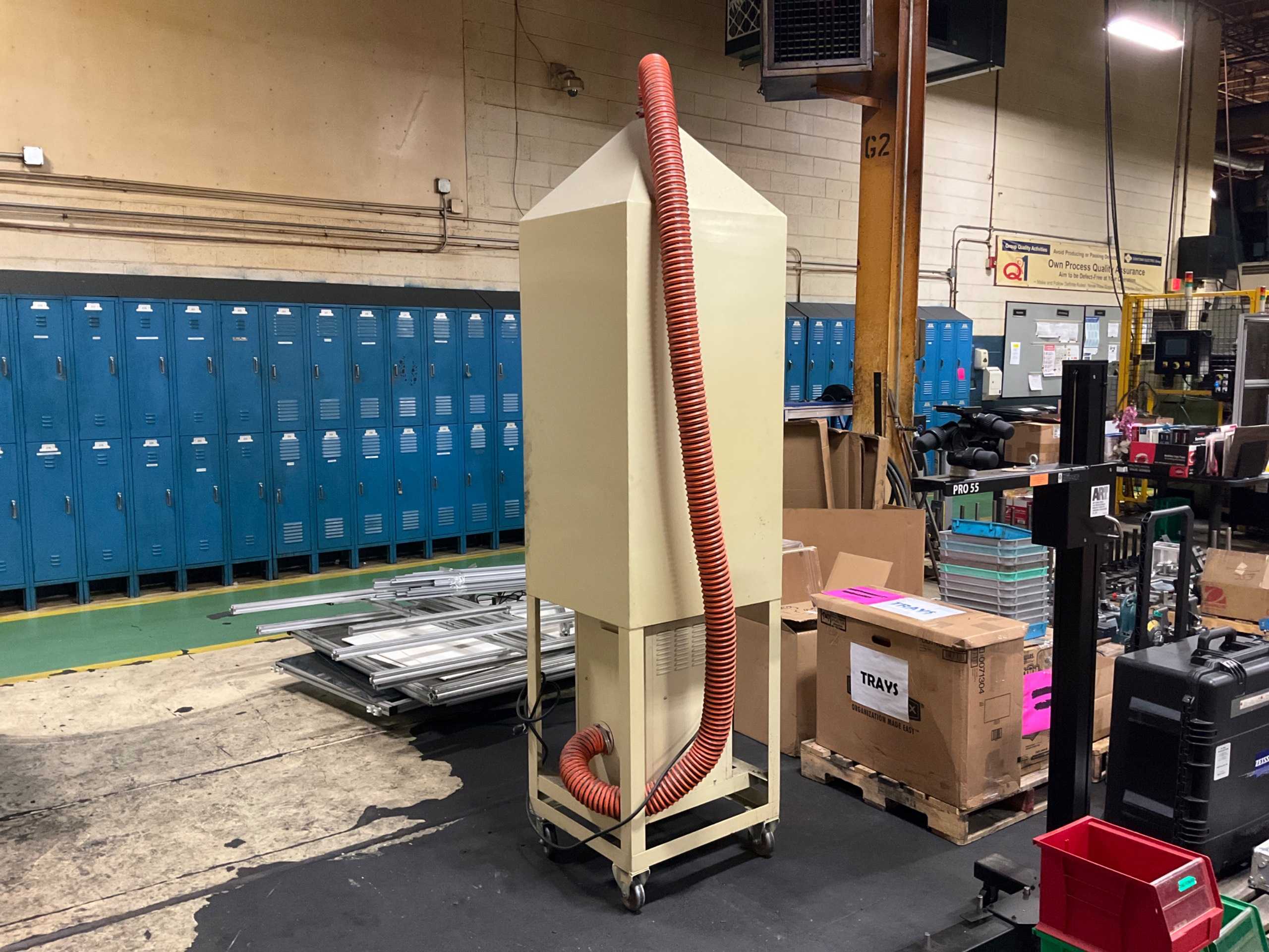SHOWA DENKI DUSTRESA DUST COLLECTOR - DUST COLLECTOR