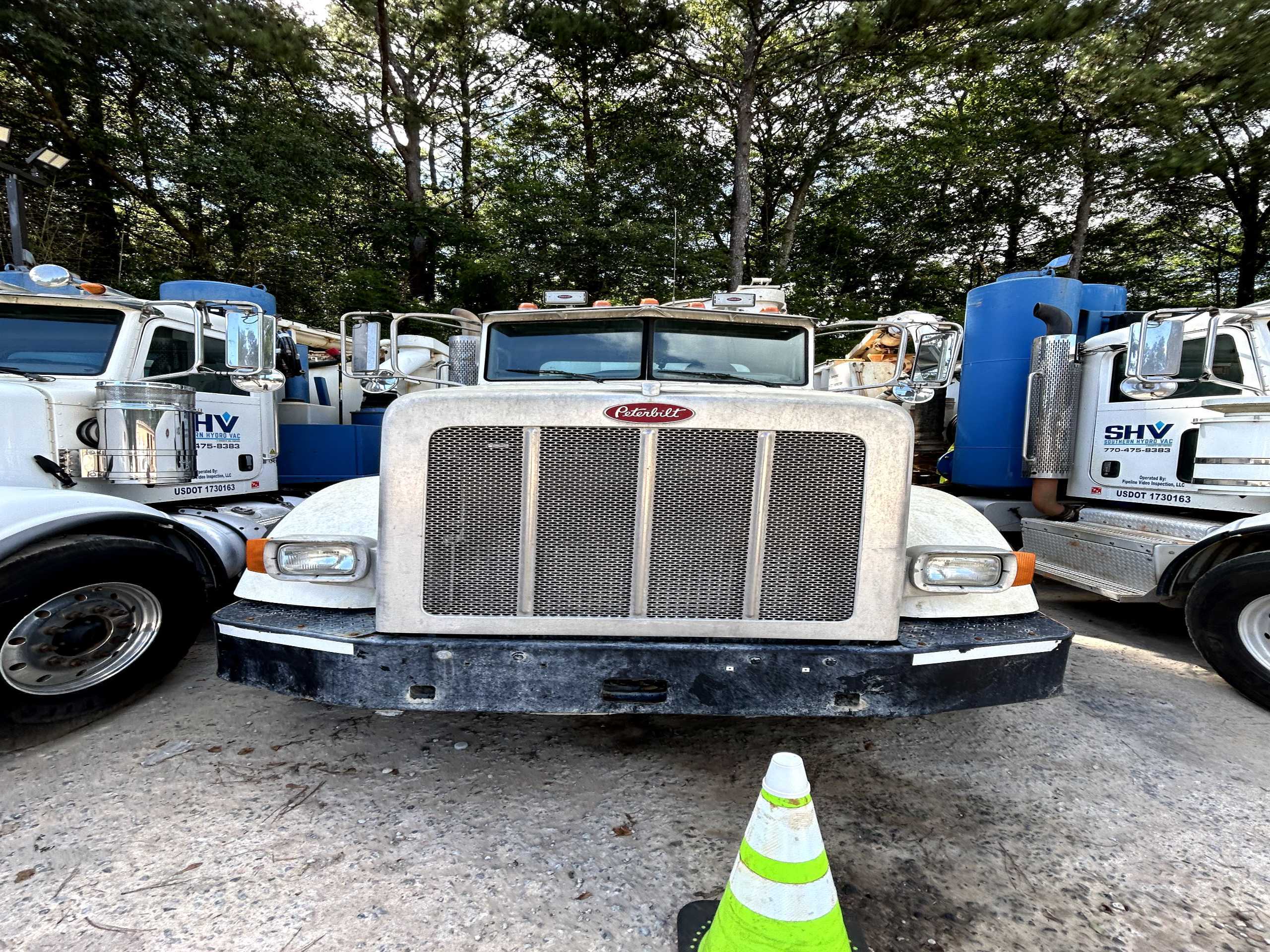 2011 SUPER PRODUCTS INDUSTRIAL VACUUM TRUCK - PETERBILT - VACUUM TRUCKS