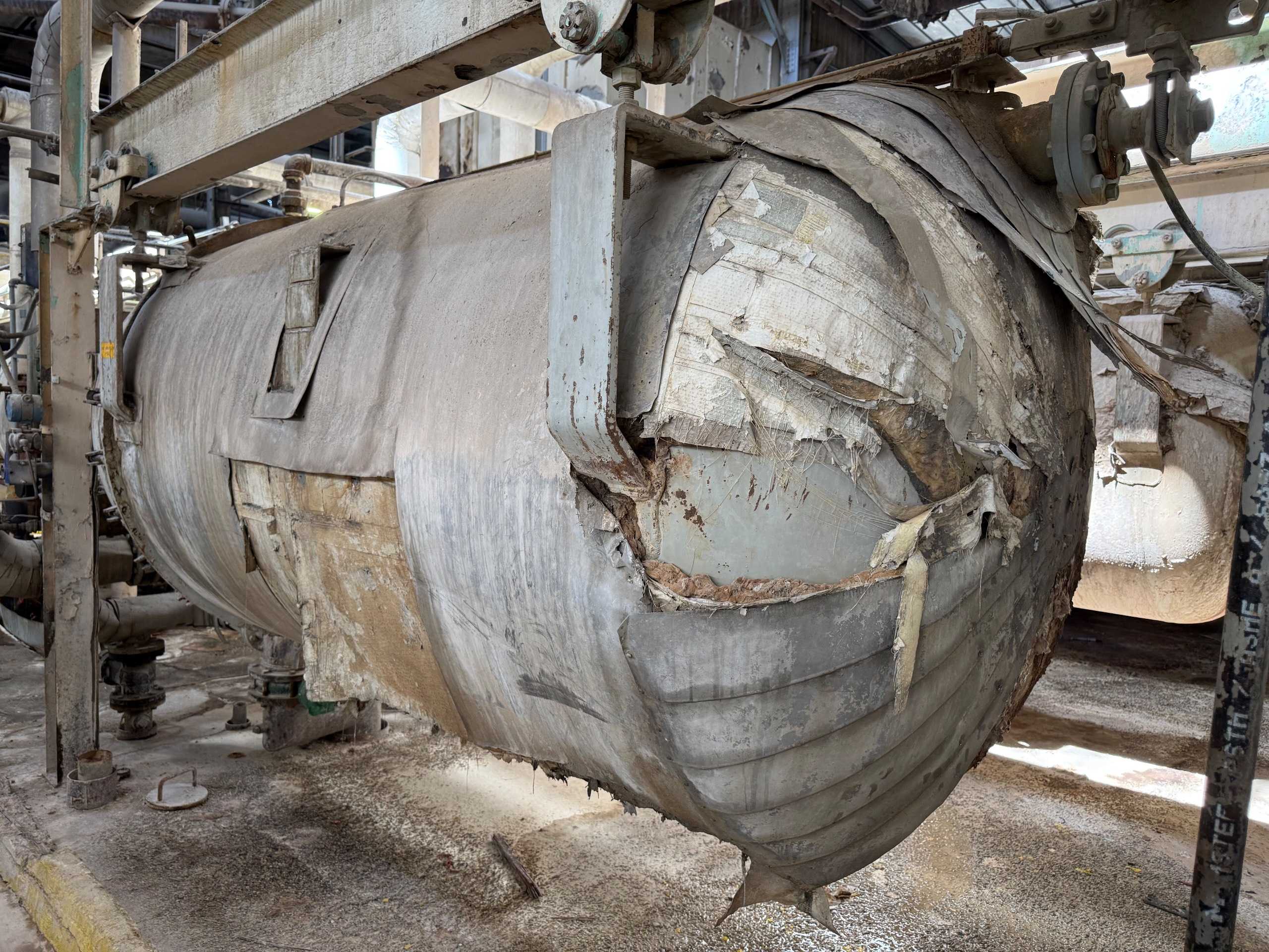 LIQUID FILTER TANK - FILTRATION EQUIPMENT