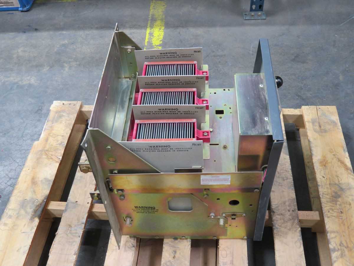 WESTINGHOUSE DS-206 CIRCUIT BREAKER, 3-POLE, 800A, 600VAC, 60HZ, 35KA INTERRUPTING - CIRCUIT BREAKERS