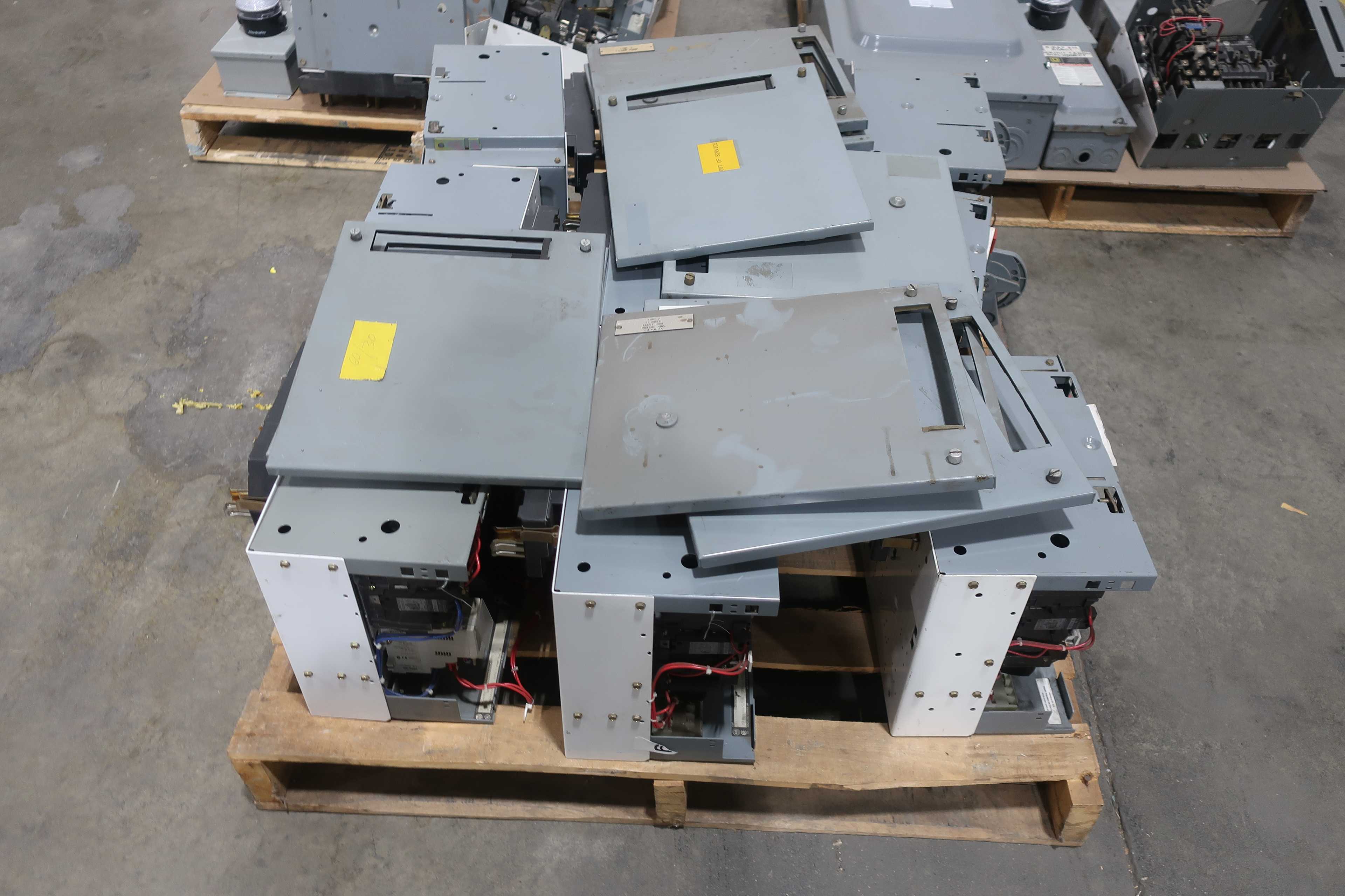 SKU 1742321 - 3 PALLETS OF ASSORTED ELECTRICAL DISCONNECT SWITCHES - DISCONNECT SWITCHES