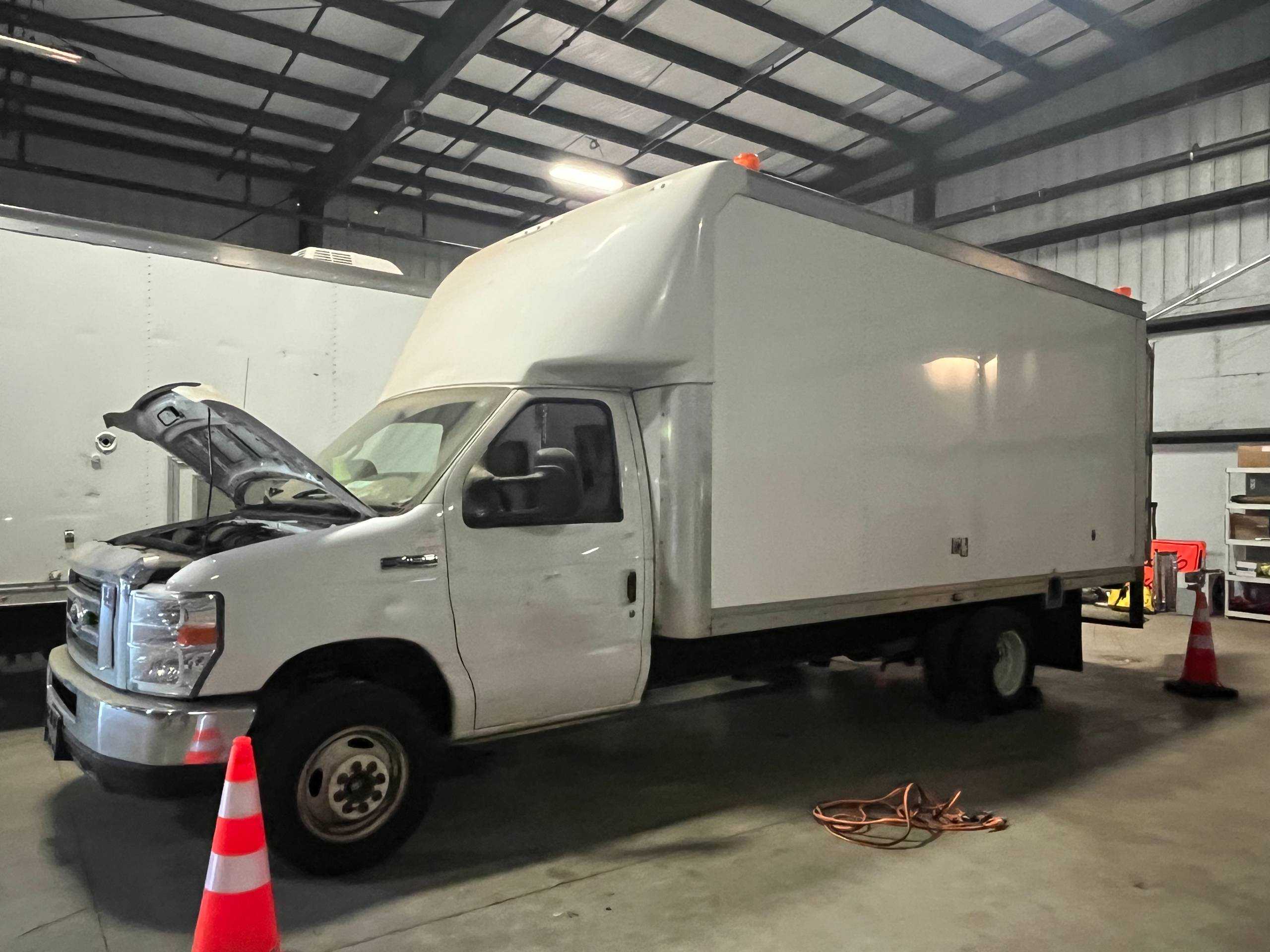 2016 FORD ECONOLINE E-450 BOX TRUCK - BOX TRUCKS