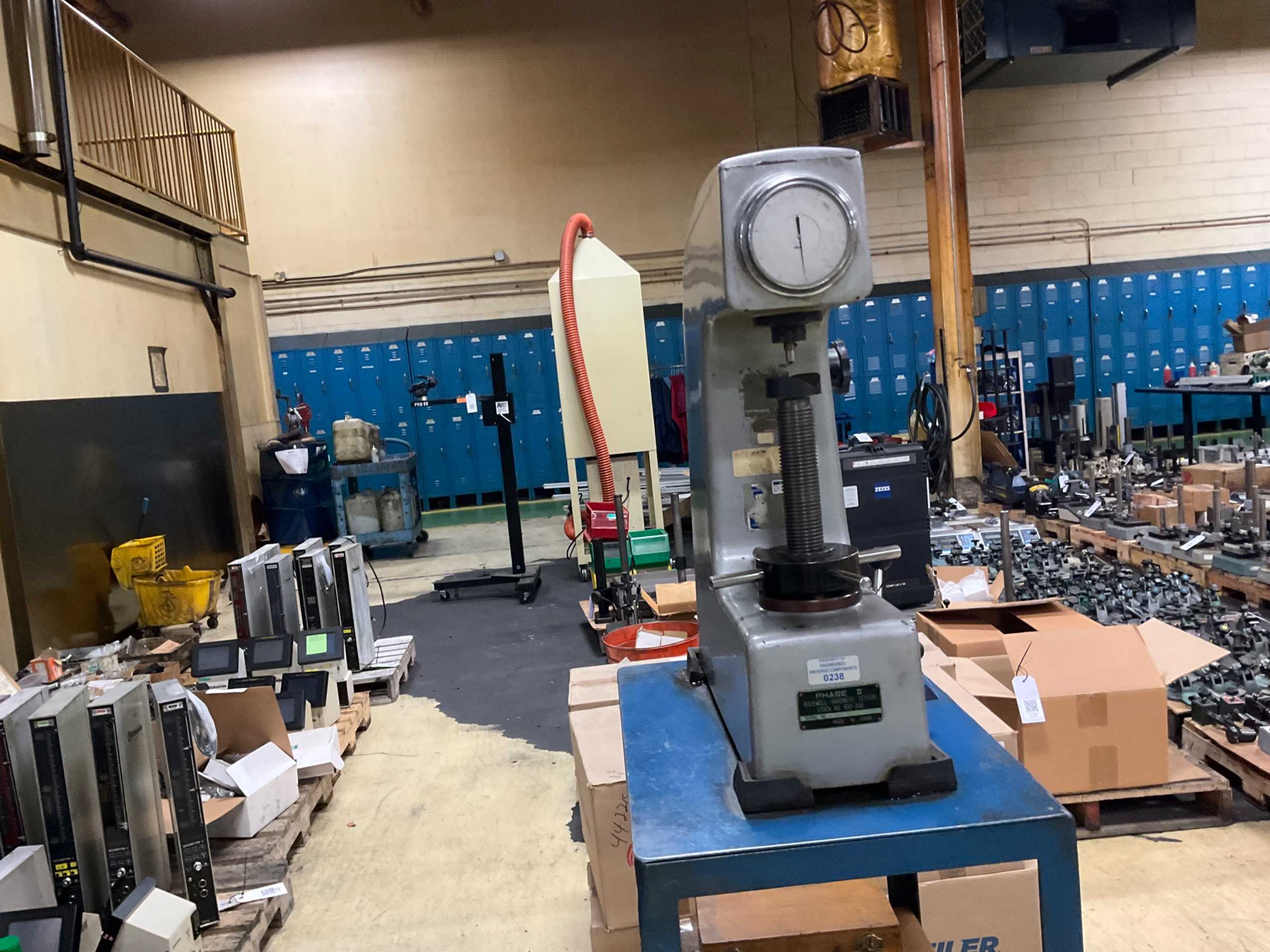 ROCKWELL 900-330 HARDNESS TESTER - HARDNESS TESTERS