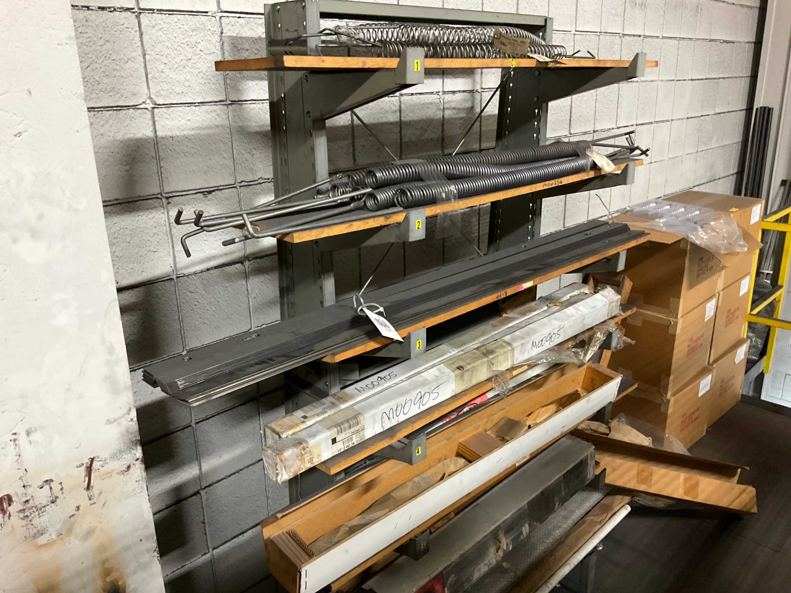 BULK QTY OF LINEAR BEARINGS - LINEAR BEARING