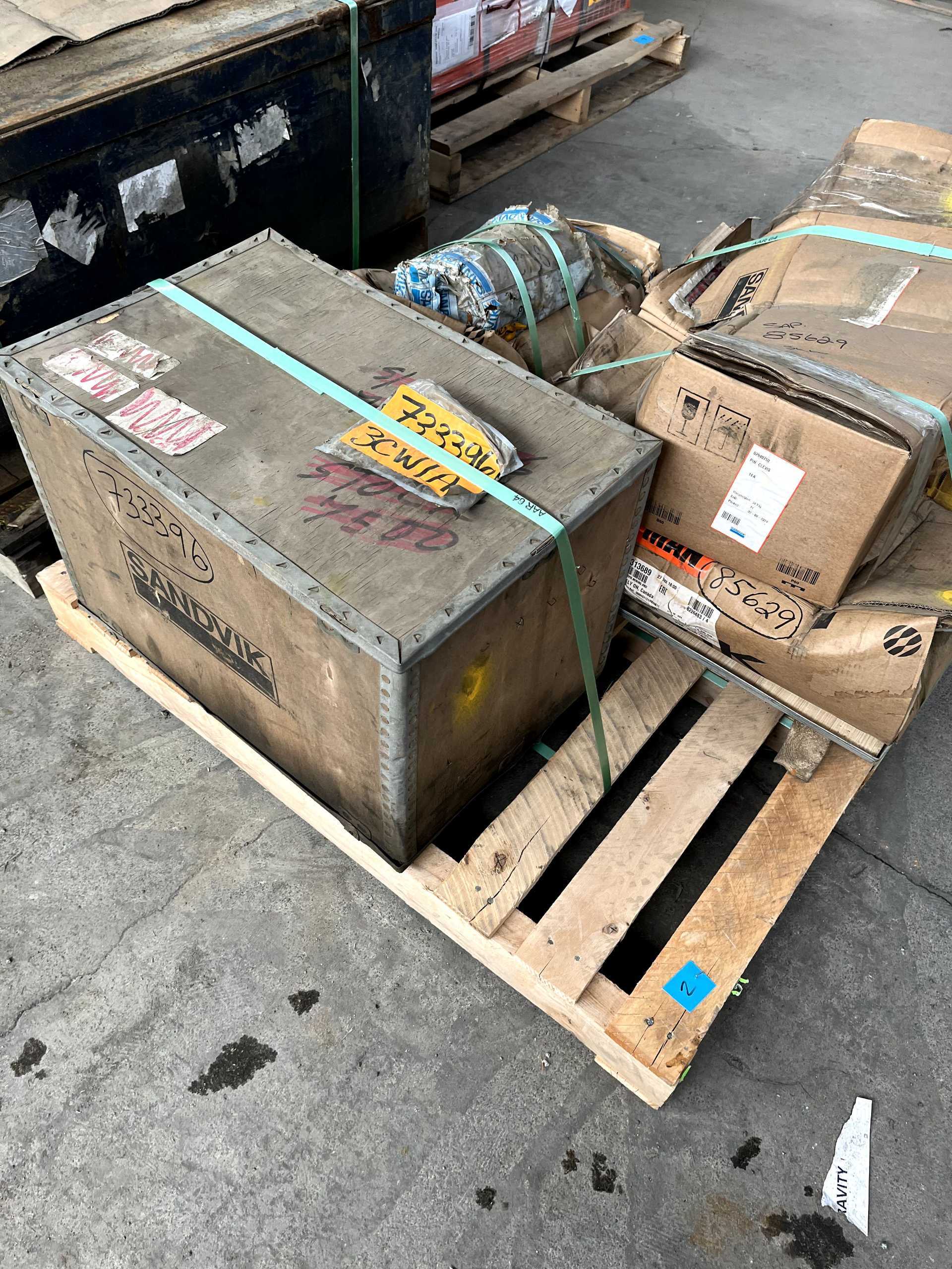 BULK QTY OF SANDVIK VALVES - VALVES