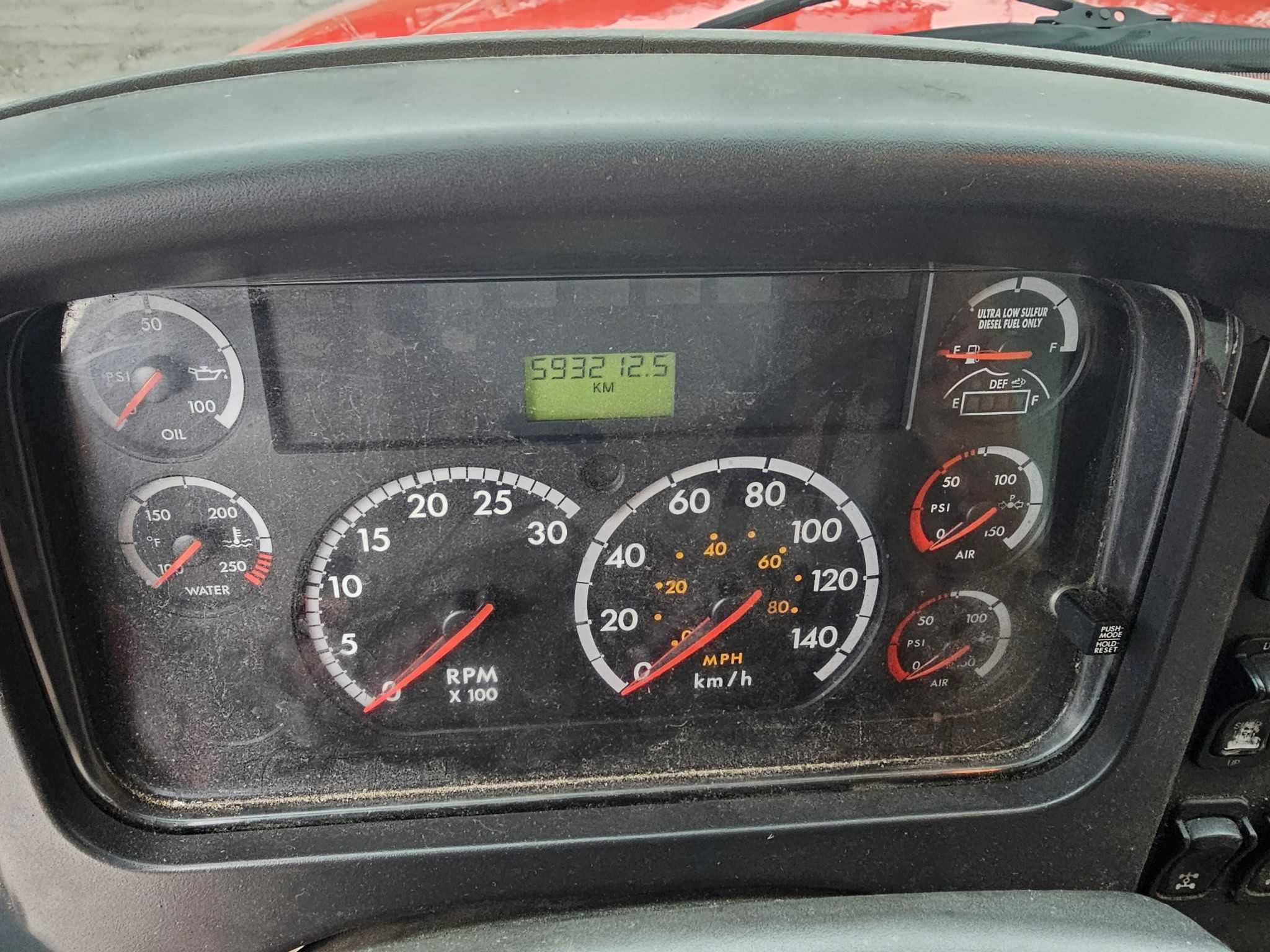 2013 FREIGHTLINER M2 106 CONVENTIONAL CAB TRUCK, 8.3L CUMMINS ISC, 6X4, 66K GVWR, AIR BRAKES - BOX TRUCKS