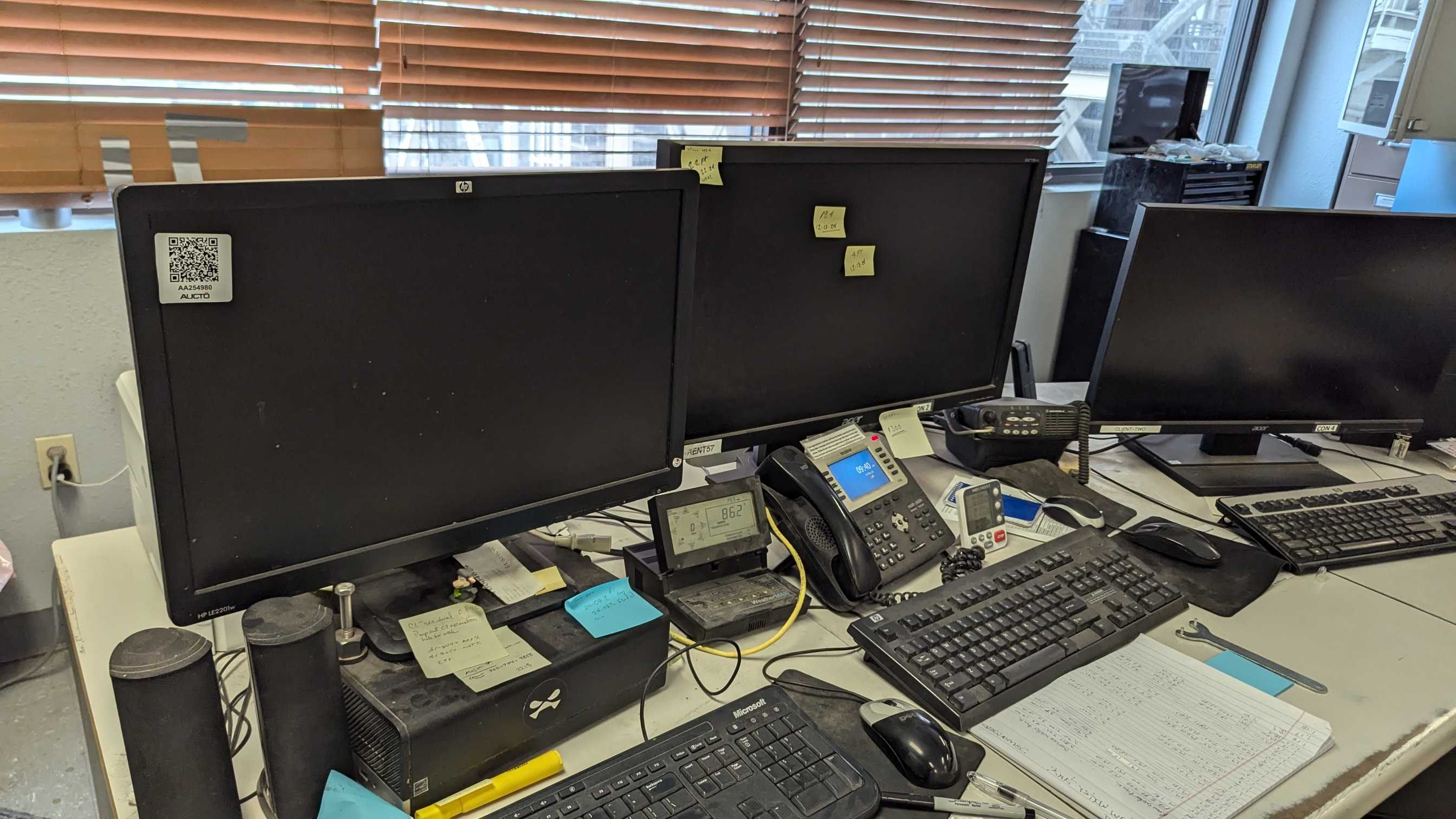 QTY 9: CONTROL ROOM MONITOR SCREEN - DISPLAYS