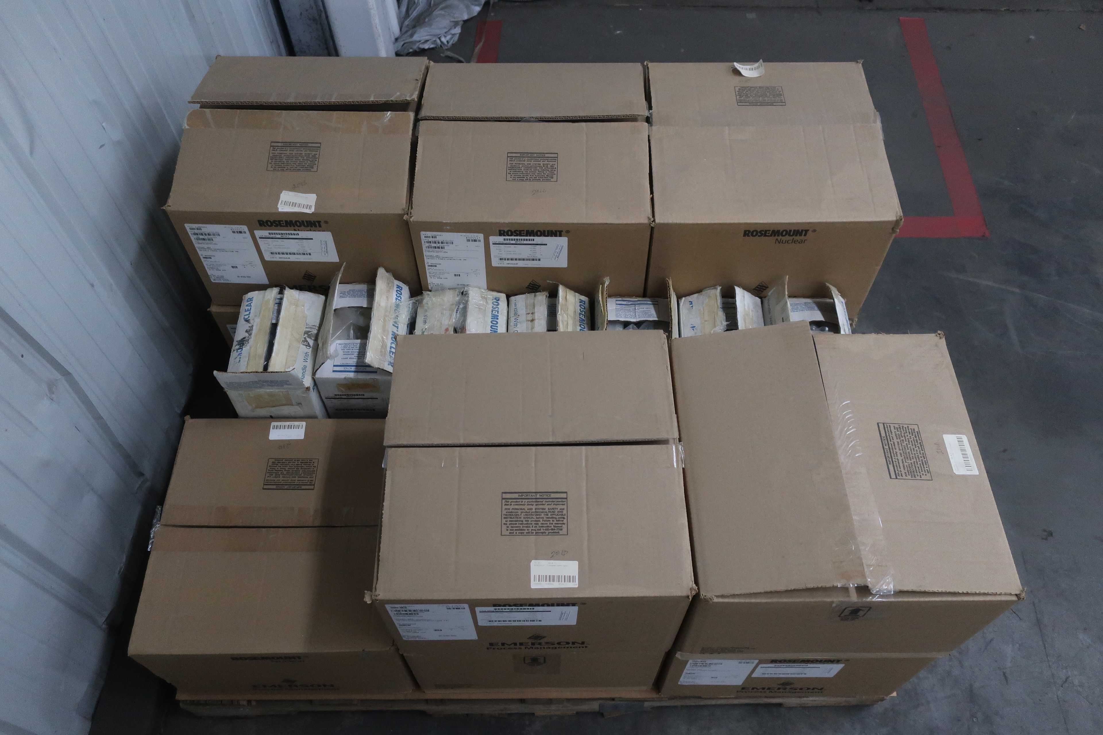 LOT OF 18 ROSEMOUNT 1152GP8L22PMT1854 0-6890KPA 85V-DC GAGE PRESSURE TRANSMITTERS - PRESSURE TRANSMITTER