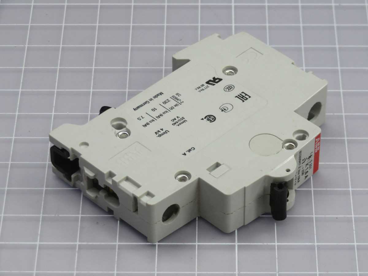 LOT OF 3 ABB 2CDS251001R0257 MOLDED CASE CIRCUIT BREAKER T260484 - CIRCUIT BREAKERS