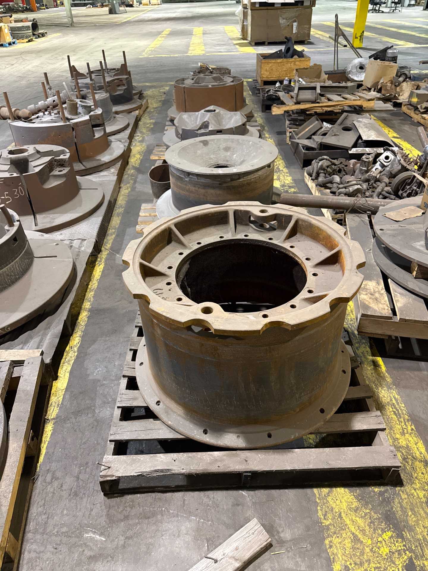BULK QTY OF INDUSTRIAL PARTS - INDUSTRIAL PARTS