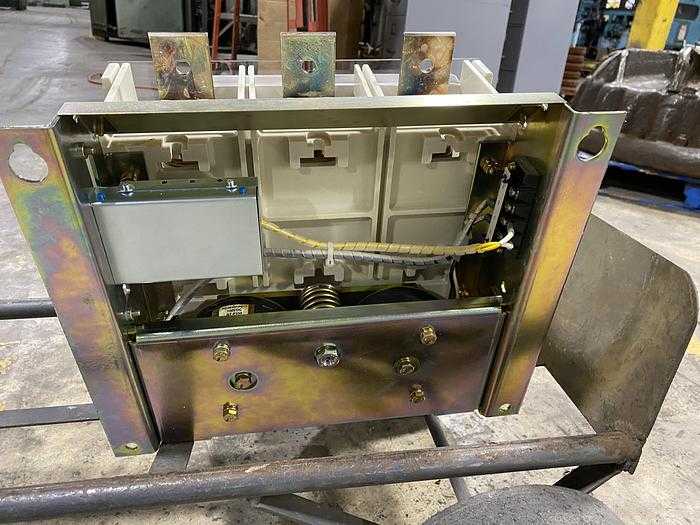 TOSHIBA HCV-1JBU LOW VOLTAGE VACUUM CONTACTOR 1500V 600A 42KA 100-240V AC/DC - AC CONTACTOR