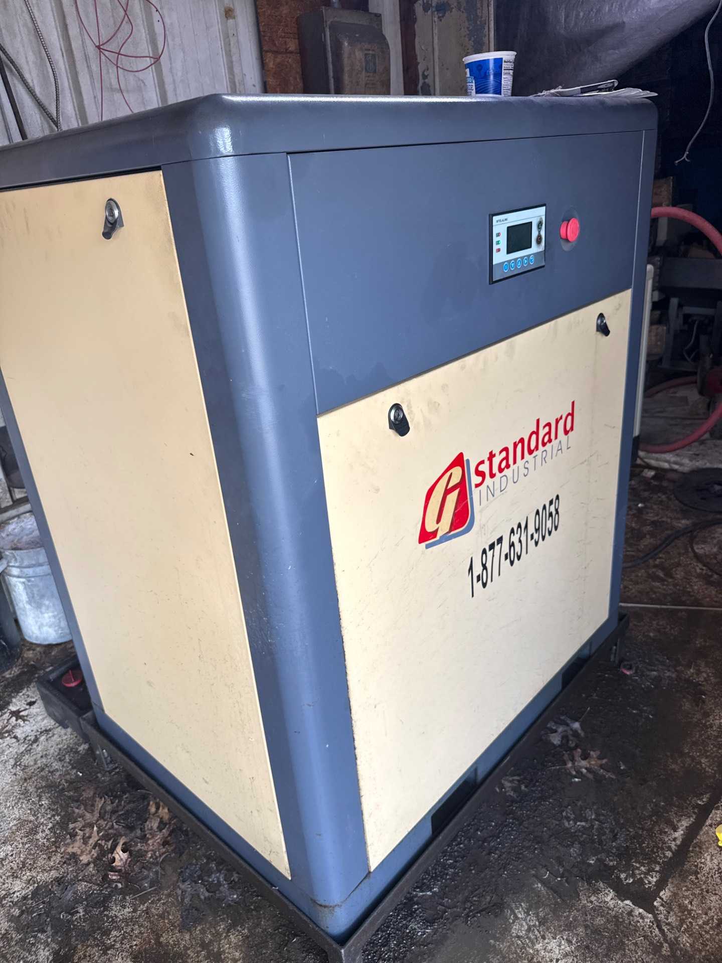 STANDARD INDUSTRIAL GSI-25 ROTARY SCREW AIR COMPRESSOR 25HP, 116CFM, 100-175 PSI - AIR COMPRESSORS