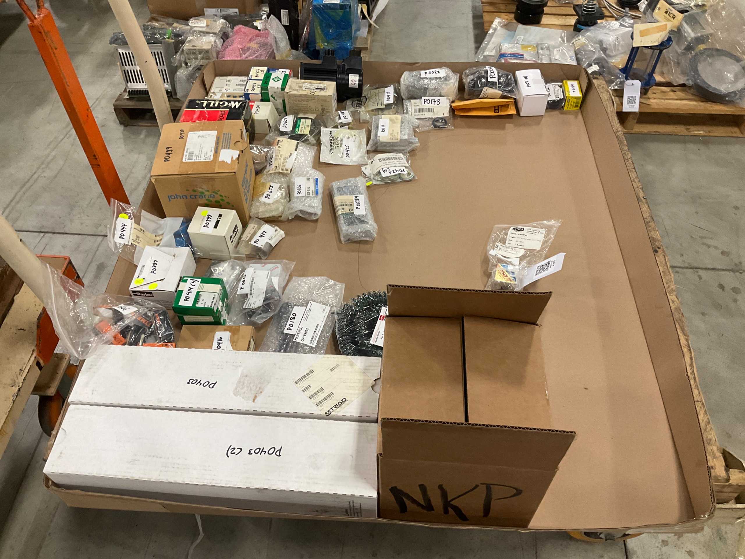 Bulk Components BULK QTY OF ELECTRICAL COMPONENTS For Sale | Aucto