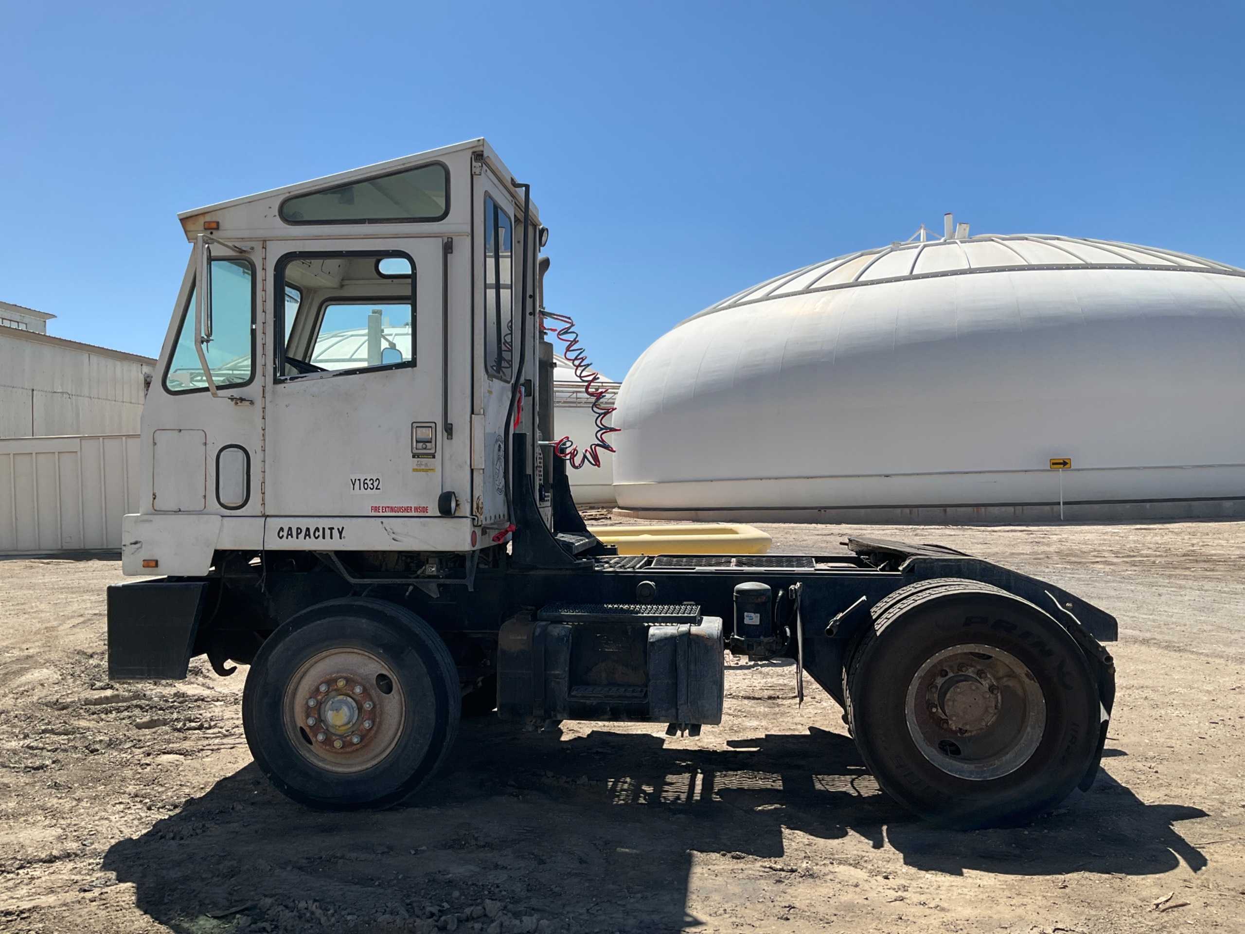 2000 CAPACITY TRUCKS TJ5000 UTILITY TRUCK - UTILITY VEHICLES