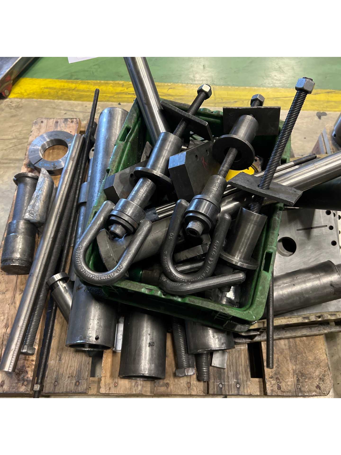 BULK QTY OF INDUSTRIAL PARTS - INDUSTRIAL PARTS
