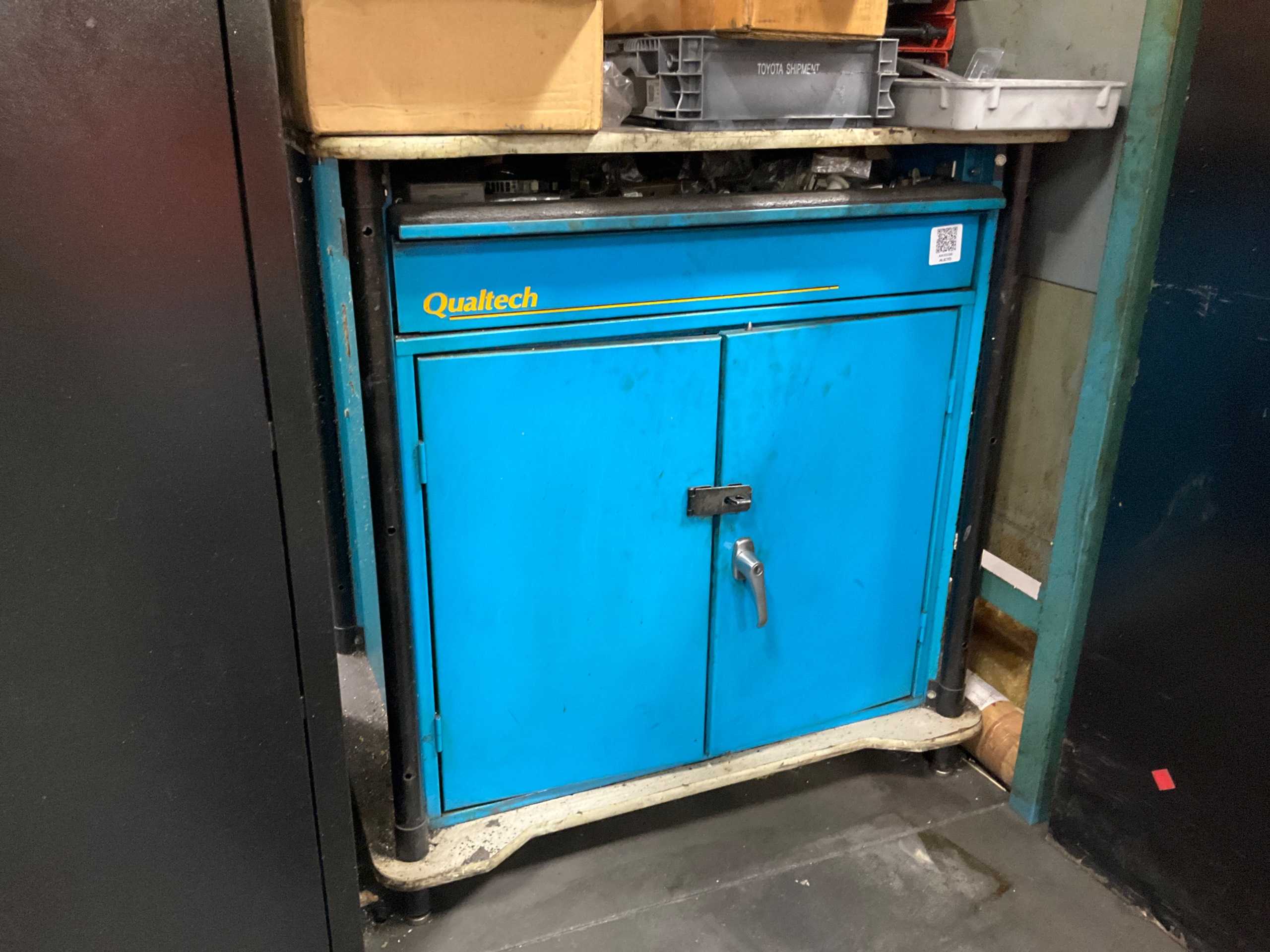 FREE STANDING STORAGE CABINET FREE STANDING STORAGE CABINET