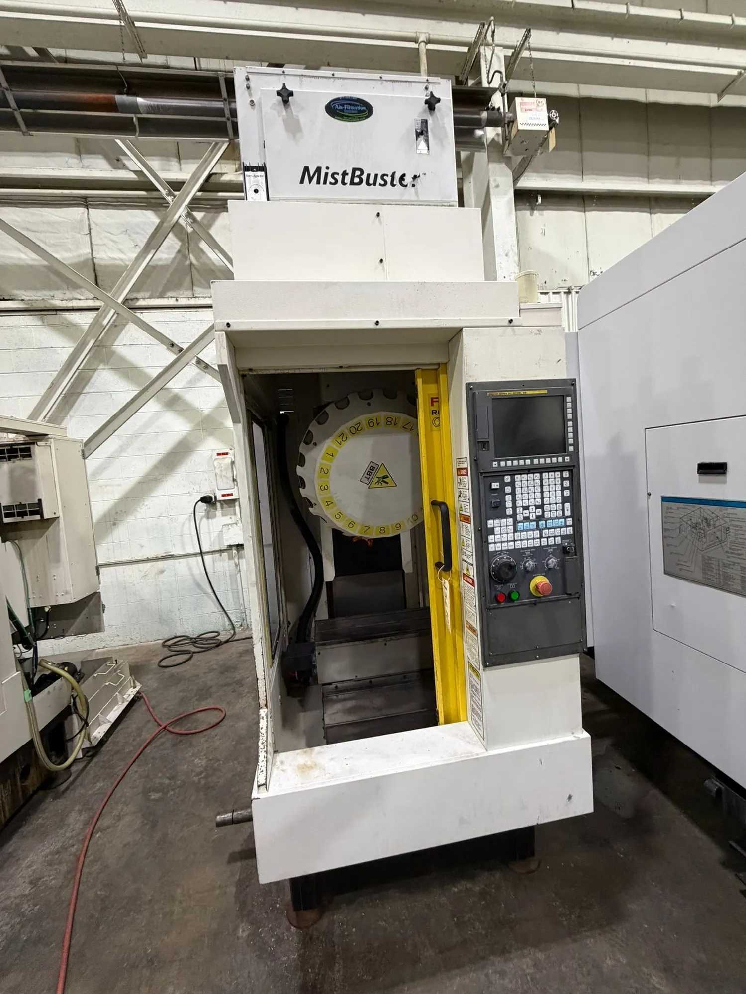 2013 FANUC ROBODRILL ALPHA-D21SIA5 VMC, 24K RPM, 21 ATC, 300X400X330MM, BT-30 - VERTICAL MACHINING CENTERS