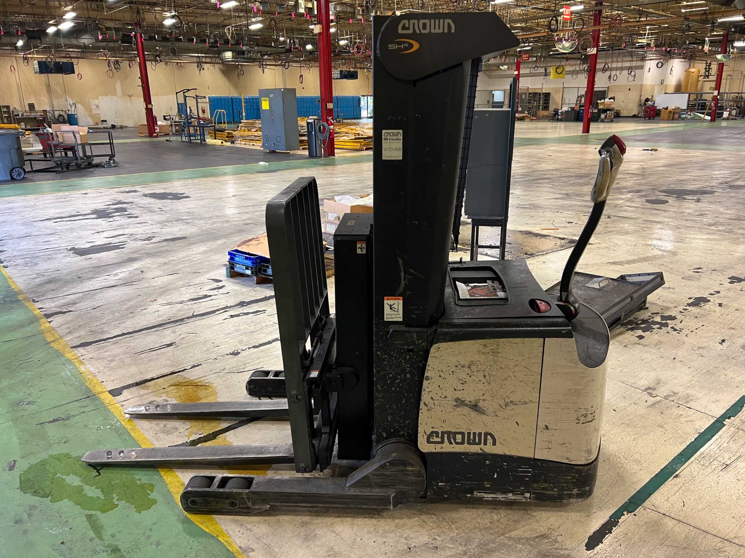 CROWN SHR5540-35 REACH TRUCK -