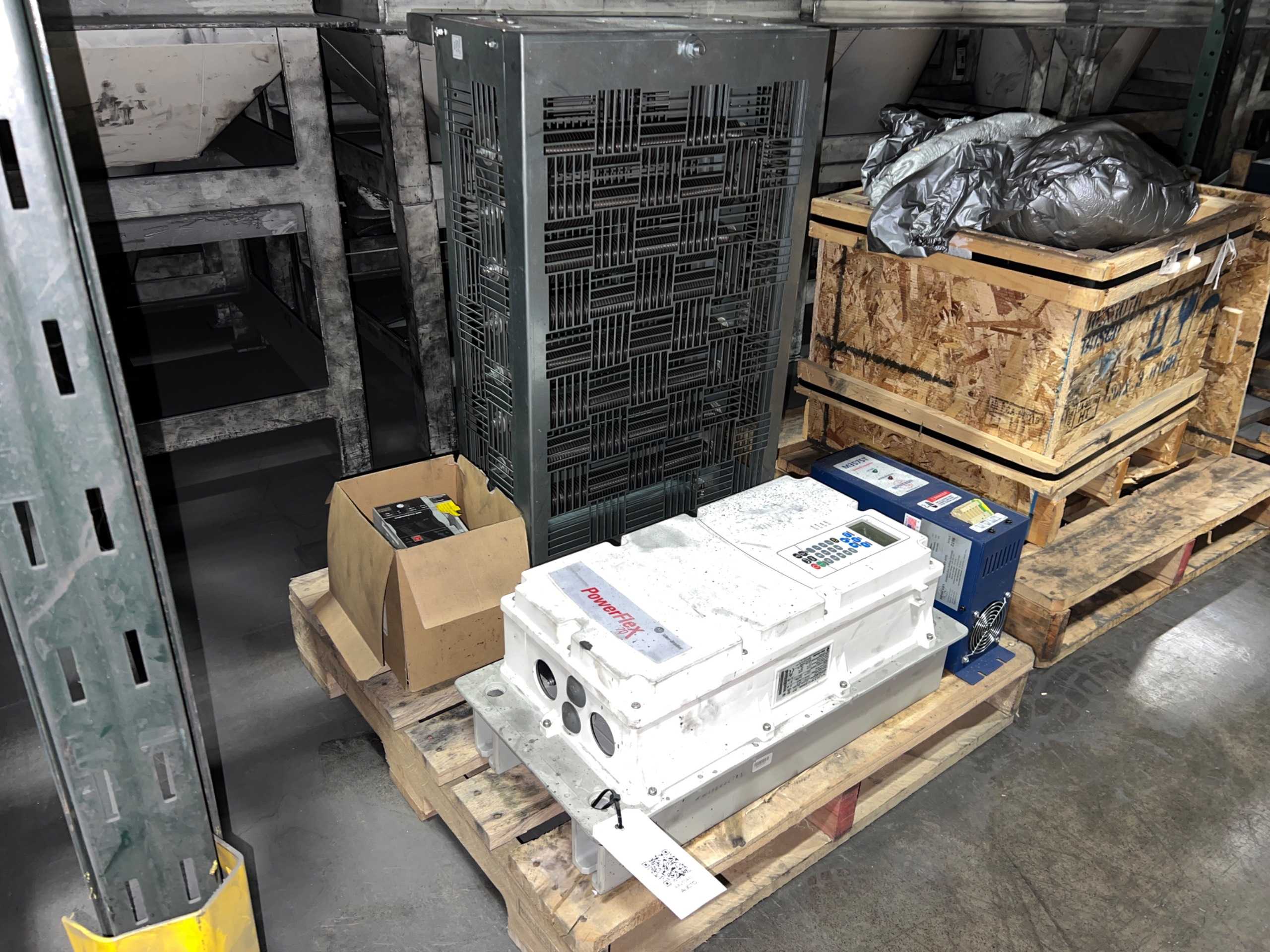 BULK QTY OF ELECTRICAL PARTS - ELECTRICAL COMPONENTS