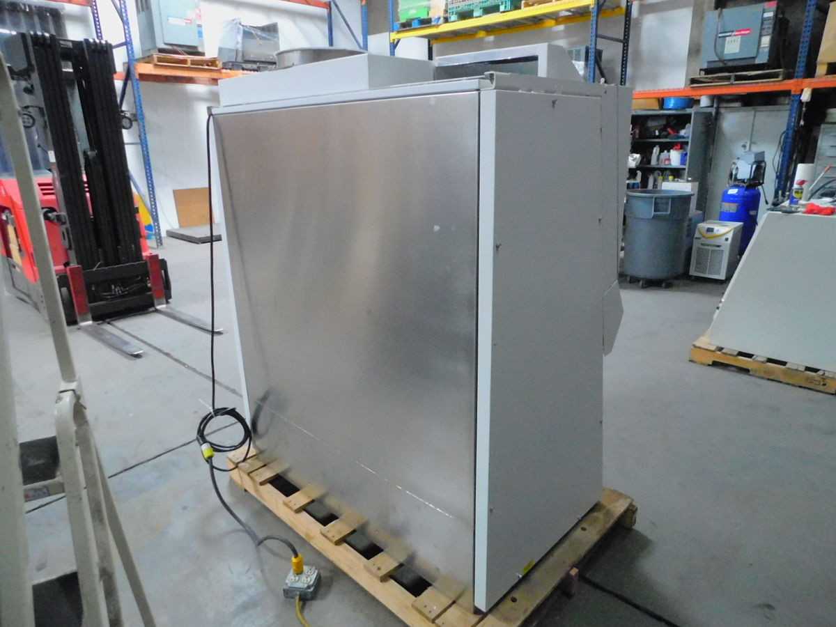 THE BAKER COMPANY SG403A BSC, CLASS II B2, 100% EXHAUST, 99.99% HEPA EFFICIENCY, 4 FT WIDTH - FUME HOOD