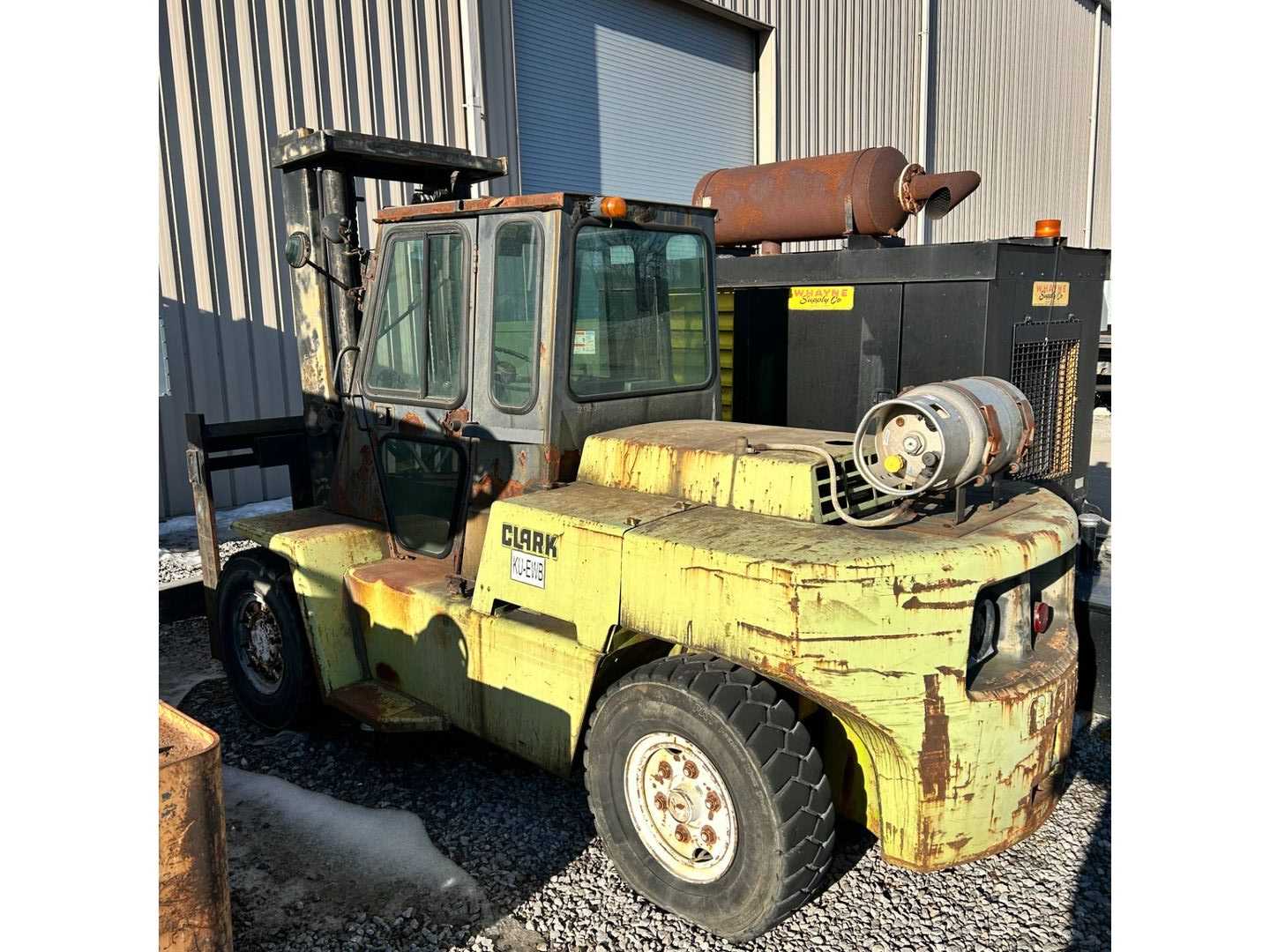CLARK C500QY155 SIT-DOWN FORKLIFT - SIT-DOWN FORKLIFT