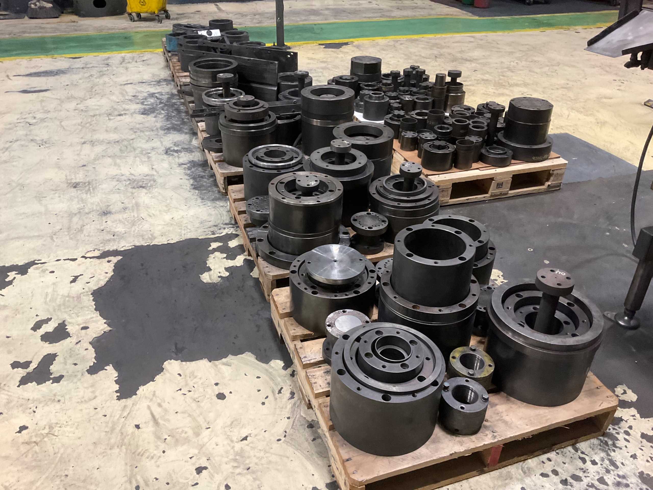 BULK QTY OF TOOLING FOR CINCINNATI 220-DCII-6 PRESS - TOOLING FOR PRESSES