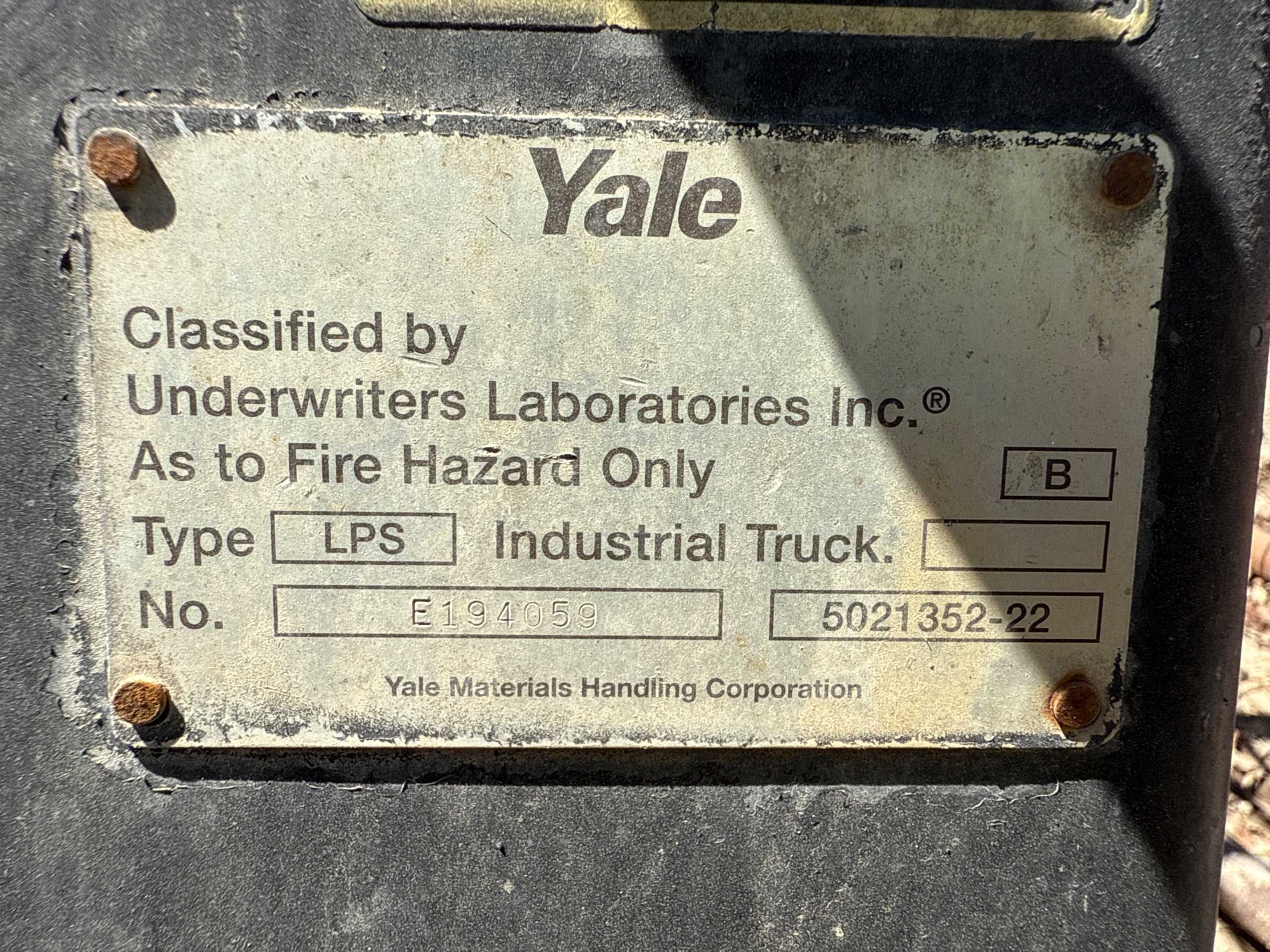 YALE SIT-DOWN FORKLIFT - SIT-DOWN FORKLIFTS