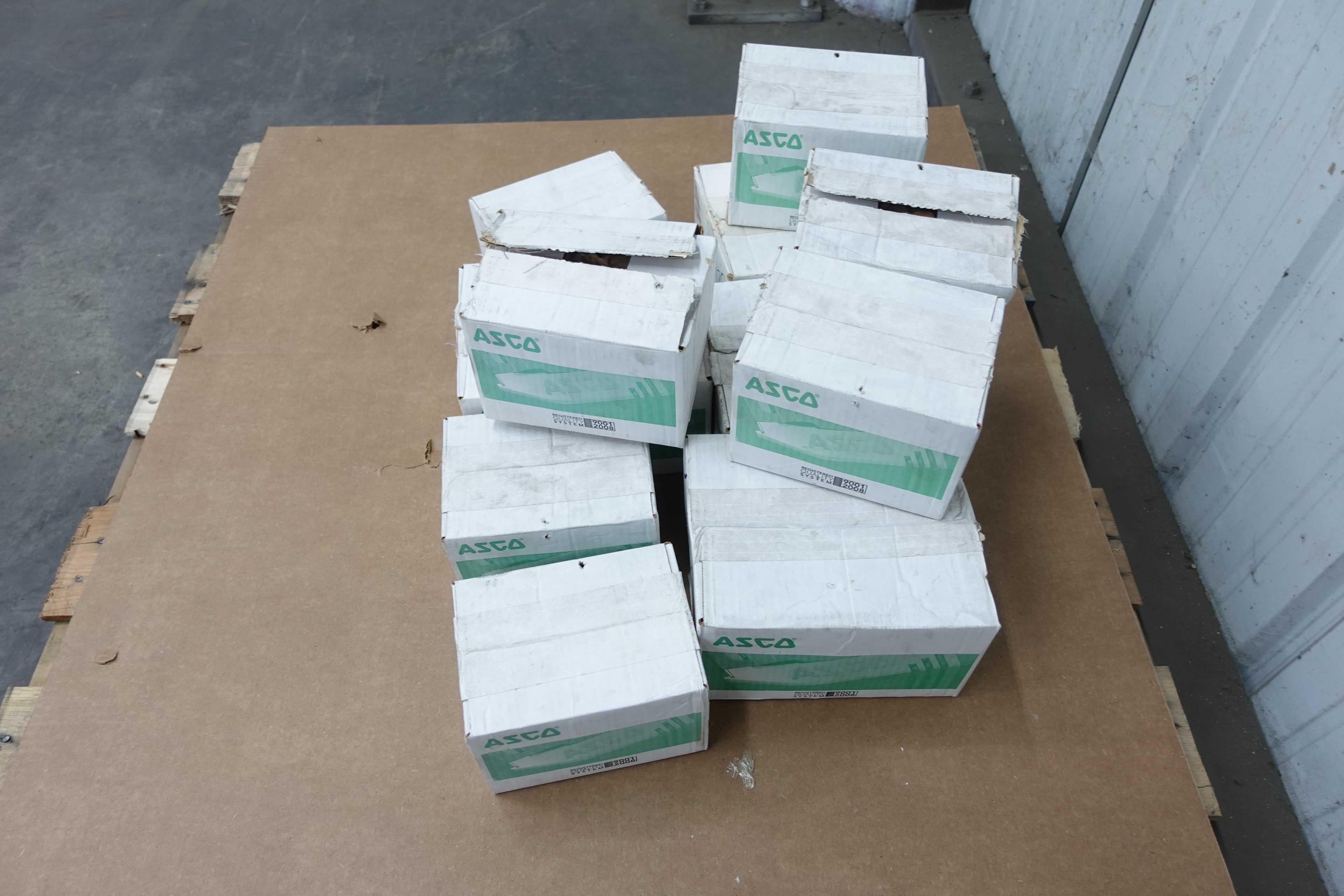 LOT OF ASSORTED ASCO SOLENOID VALVES - SOLENOID VALVE