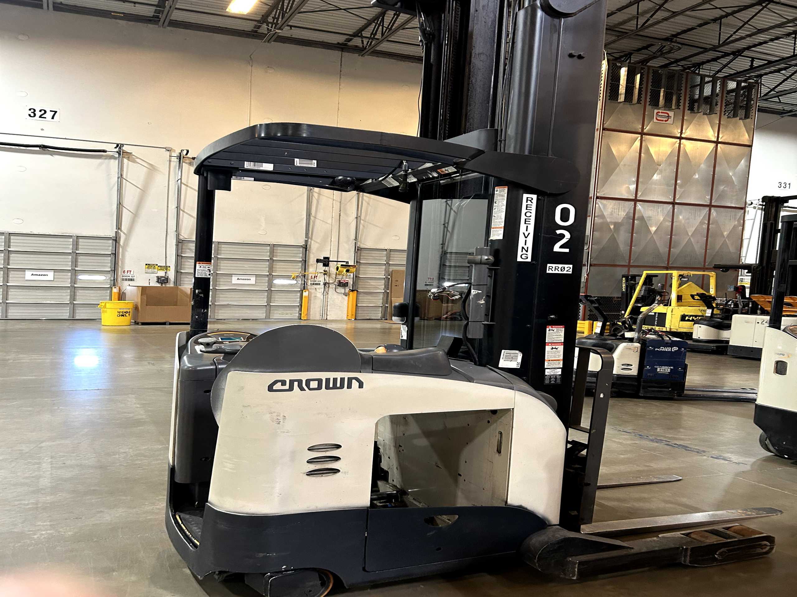 CROWN RR5725-45 REACH TRUCK - REACH TRUCKS