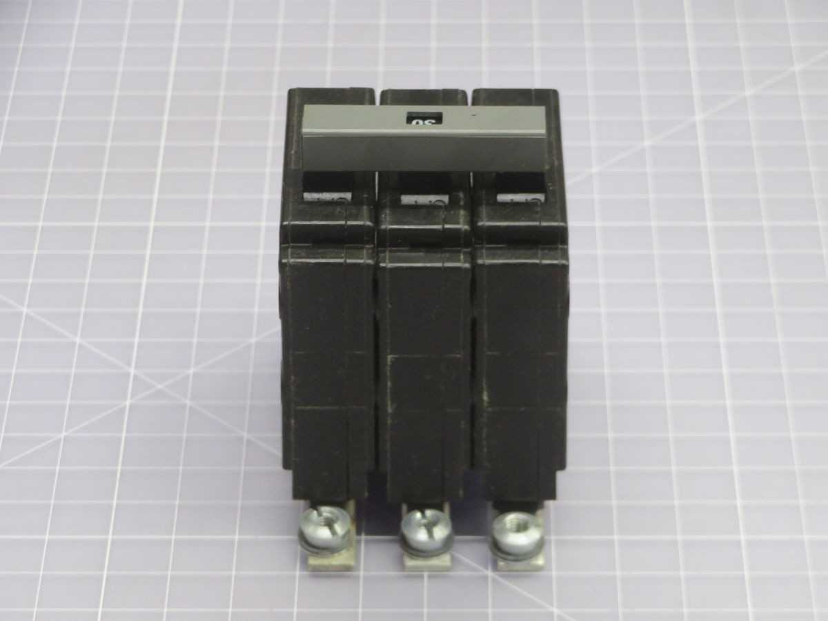 LOT OF 4 EATON CHB330 THERMAL MAGNETIC CIRCUIT BREAKER - CIRCUIT BREAKERS