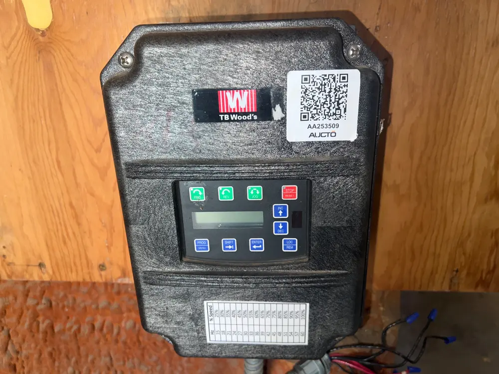 TB WOODS X4C40100C AC VFD DRIVE - undefined