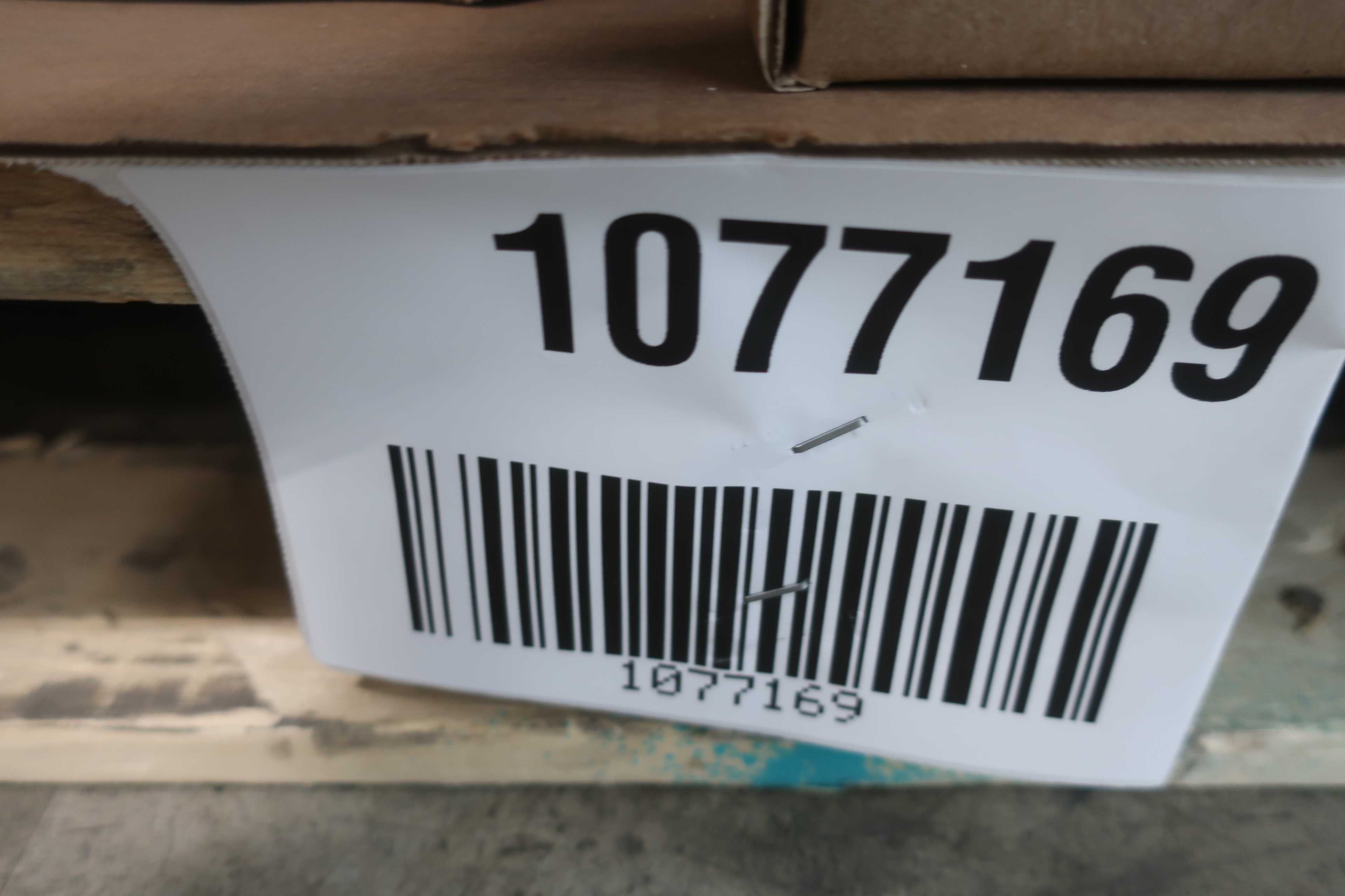 PALLET OF BDG 3M THINSULATE LEATHER GLOVES, NEW WITH TAGS - PPE