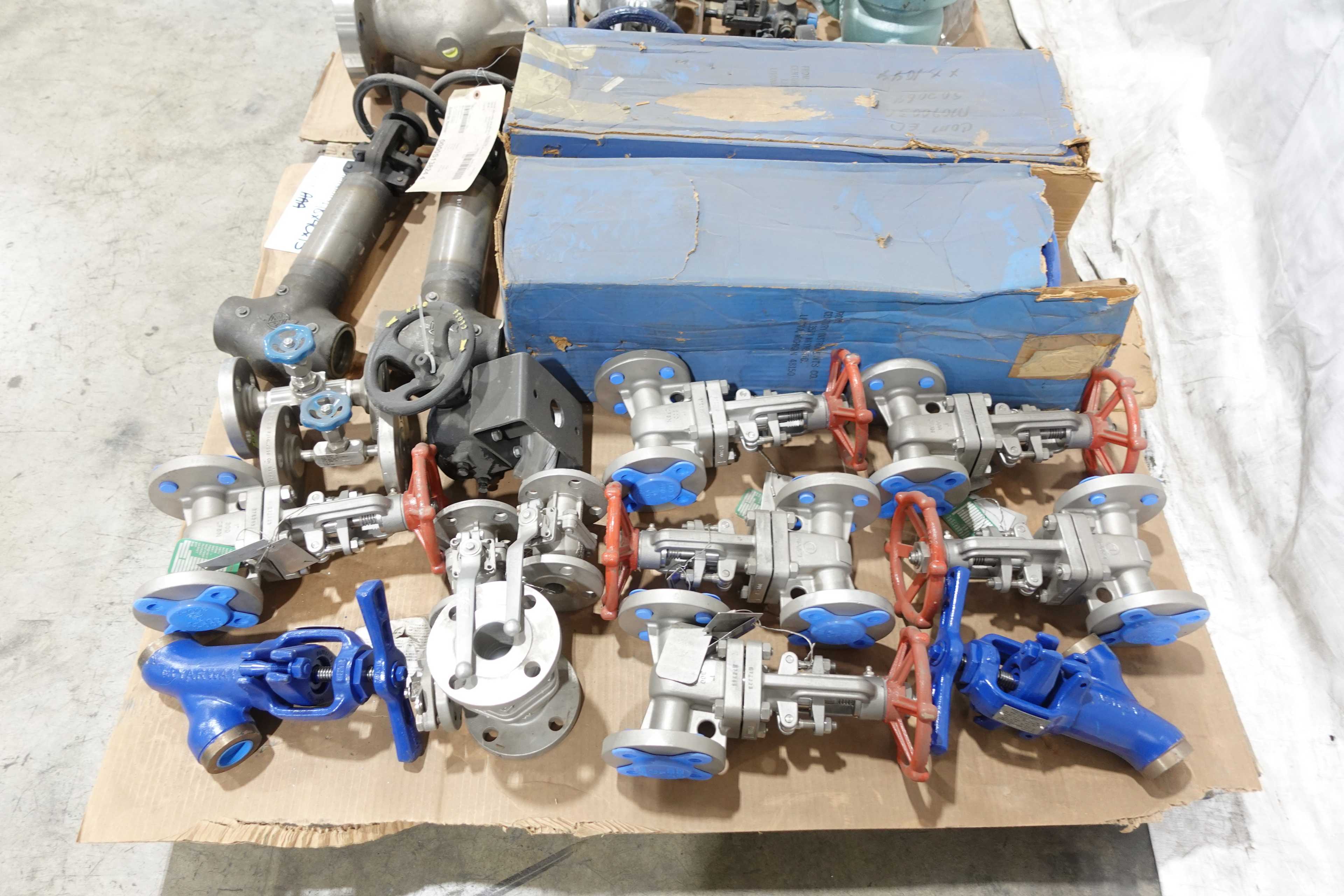 SKU 1079621 - 2 PALLETS OF ASSORTED MANUAL VALVES - VALVES