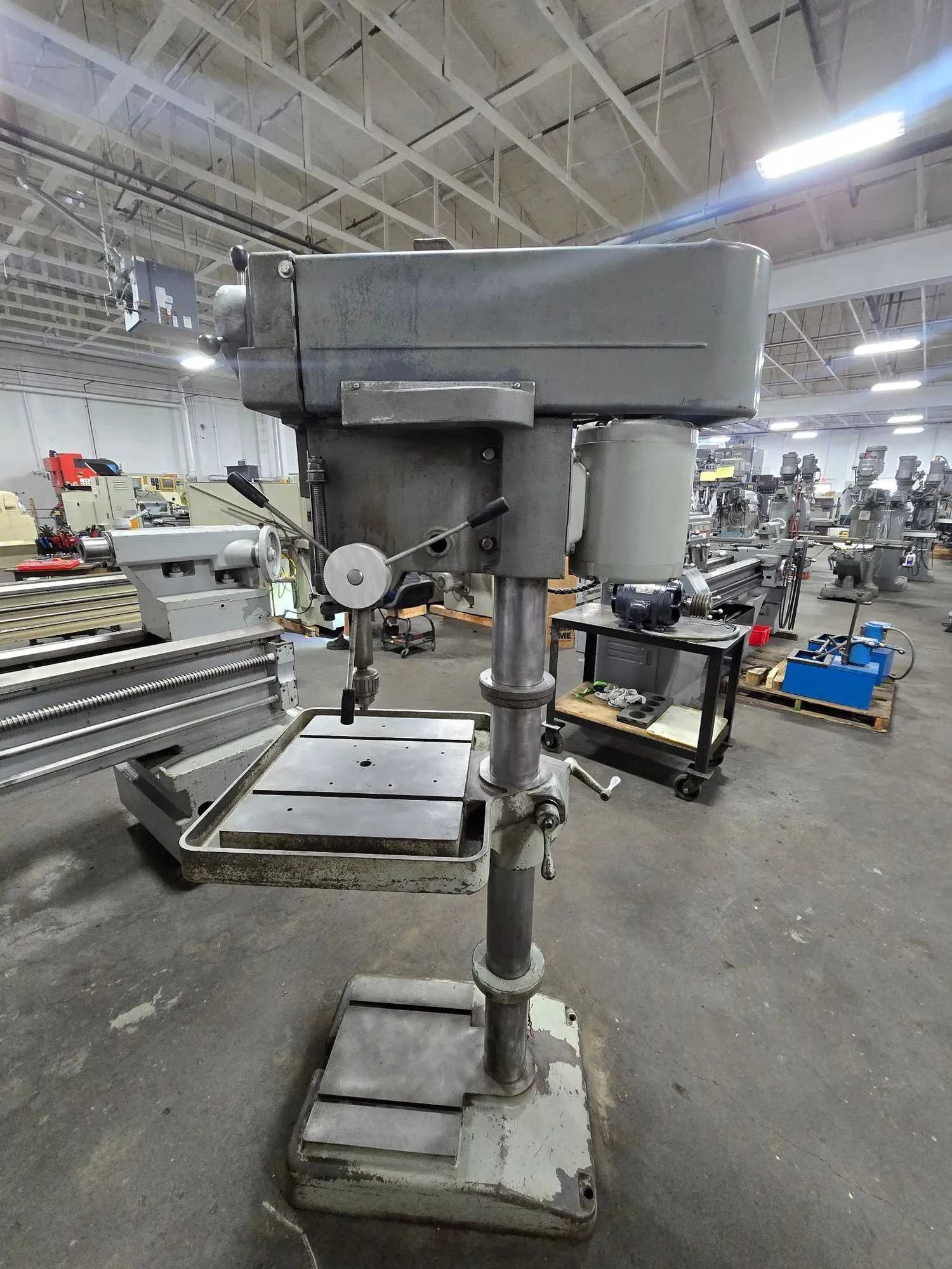 20" CLAUSING 2286 SINGLE SPINDLE DRILL PRESS, VARIABLE SPEED, 0.75/1.5 HP MOTOR - UPRIGHT DRILL PRESSES