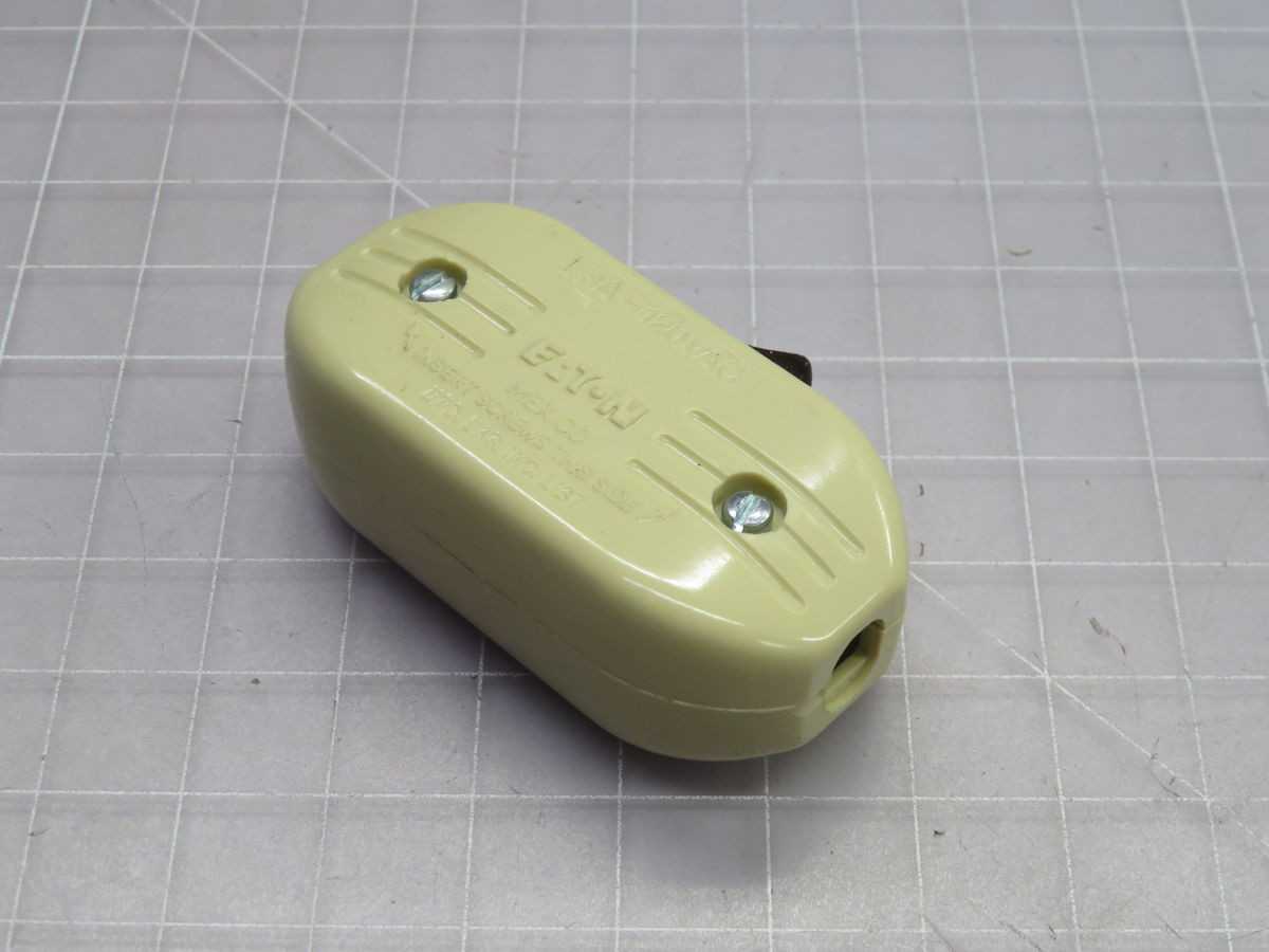 BULK QTY OF EATON 933V-SP-LS FEED THROUGH CORD SWITCH - SWITCHES