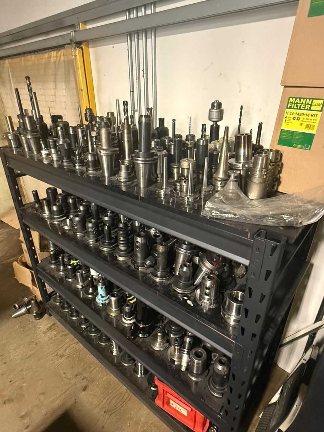 150PC CNC TOOLING LOT: CAT40/50, BT40/50, HSK63, COLLET, END MILL, SHRINK-FIT, BORING HEADS - MACHINE TOOLING