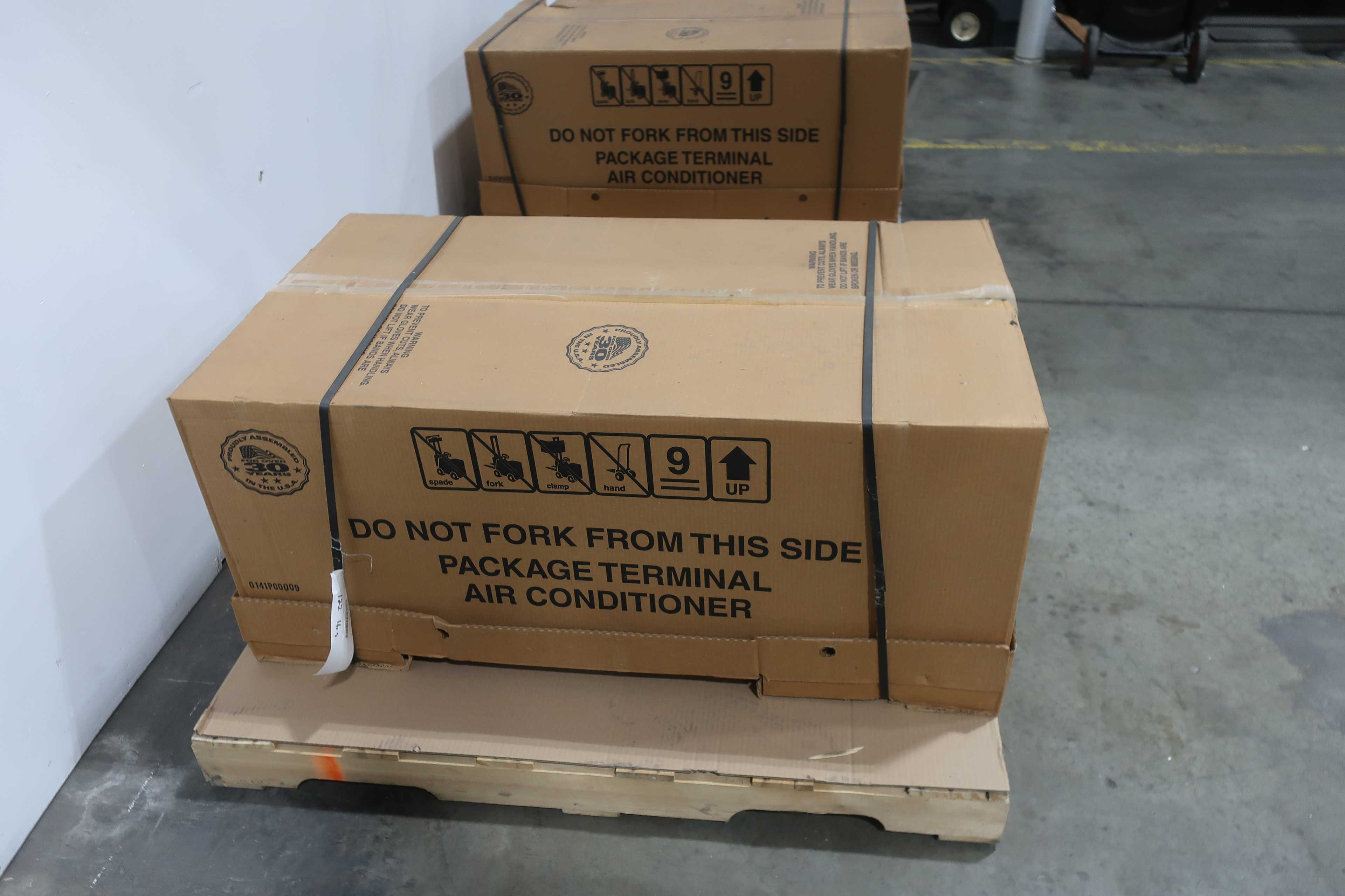SKU 1734718 - 2 PALLETS OF AMANA  PTC09E35AXXX AIR CONDITIONERS - AIR CONDITIONER