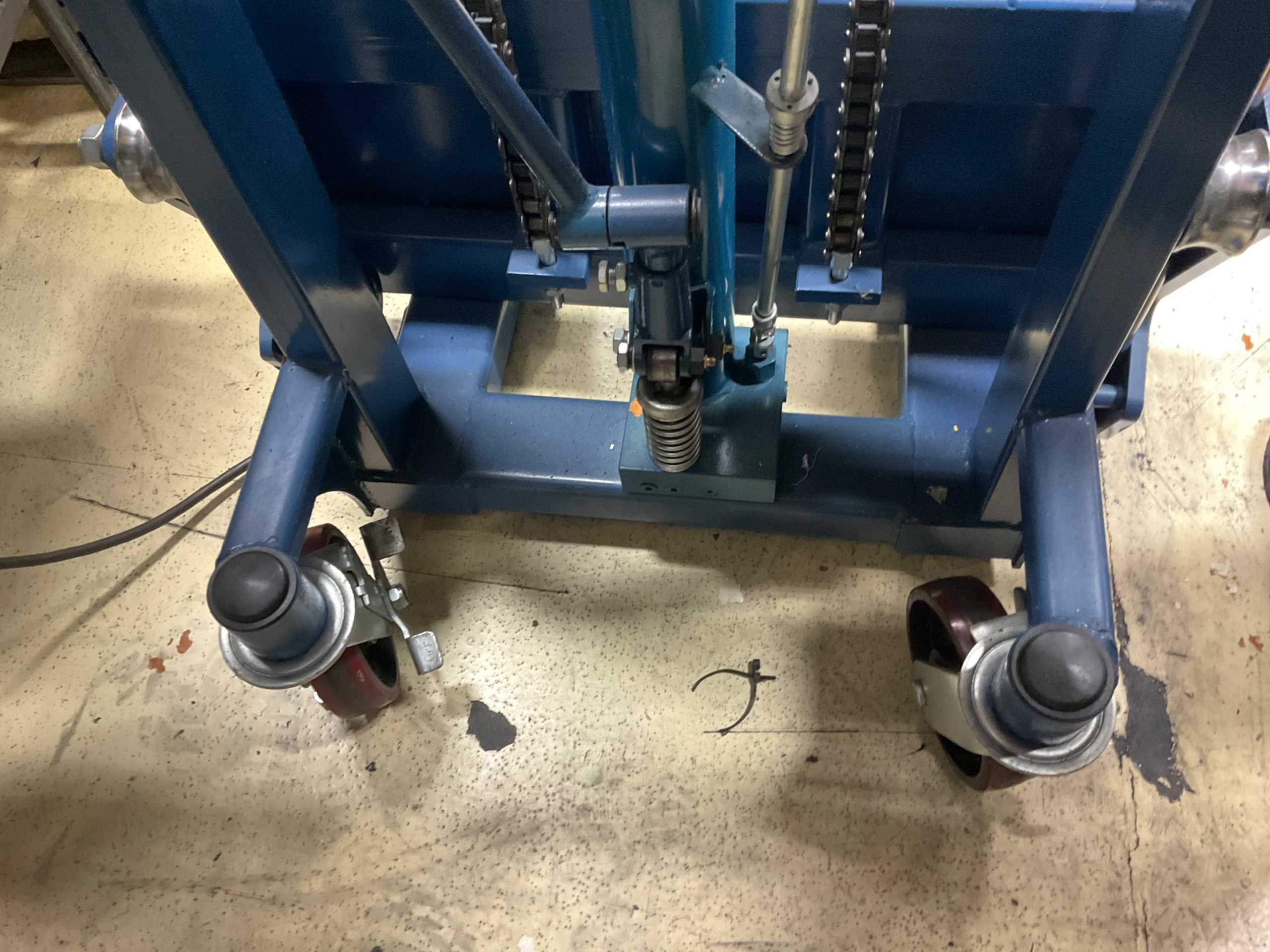 VESTIL HYD-15 HYDRAULIC STRADDLE STACKER - MATERIAL HANDLING EQUIPMENT