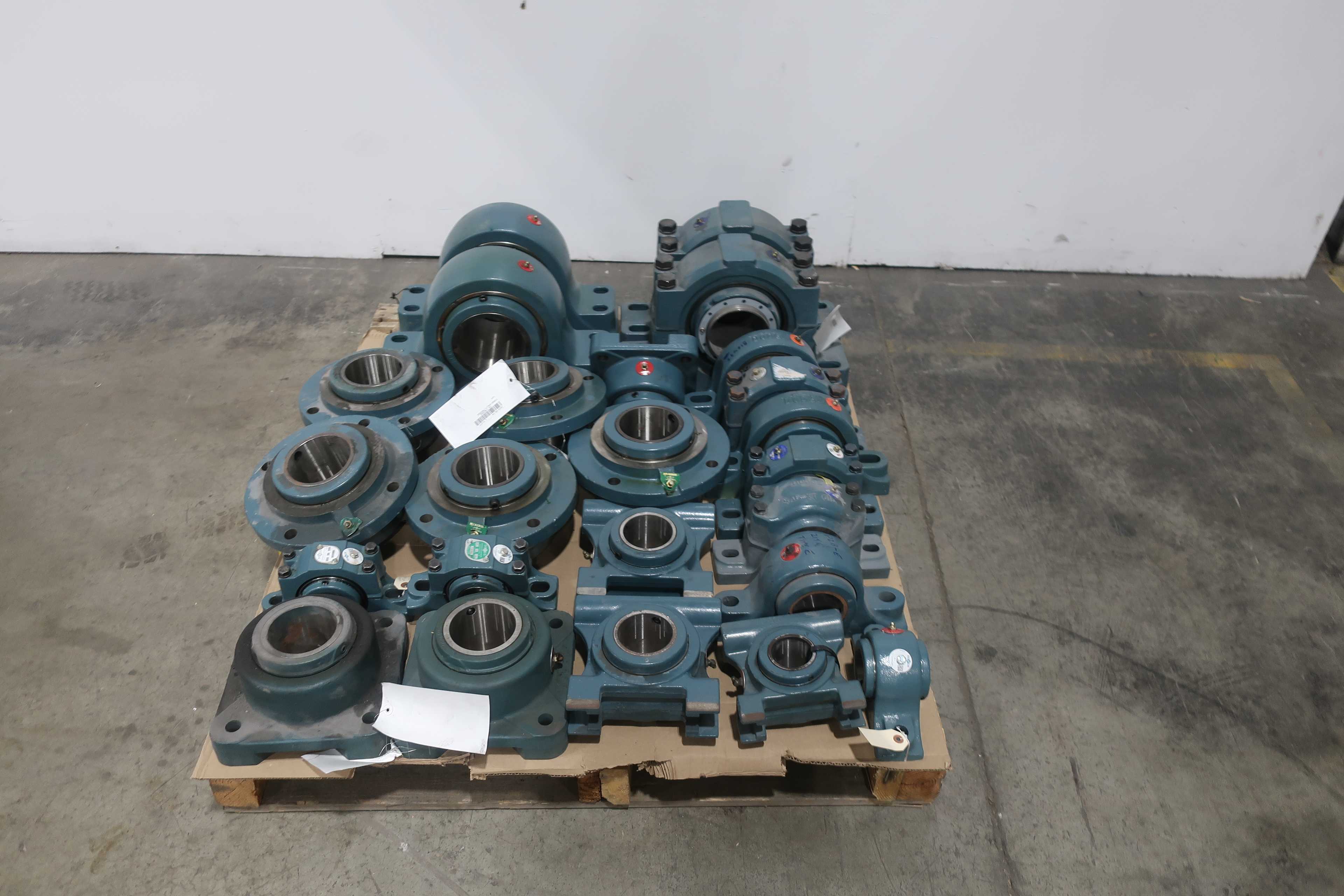 SKU 1749389 - PALLET OF ASSORTED DODGE PILLOW BLOCK AND MOUNTED BEARINGS - BEARINGS