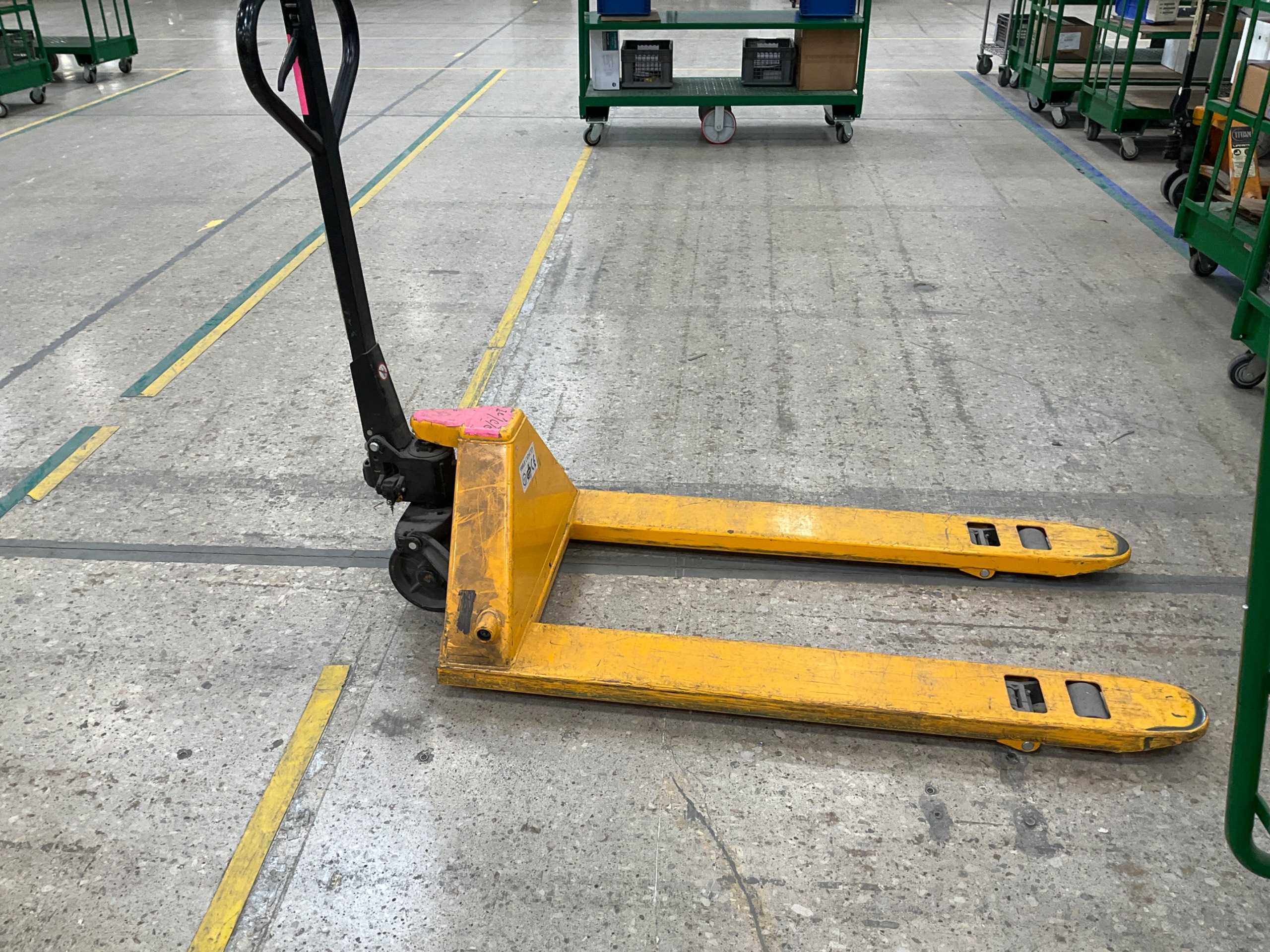 MANUAL PALLET JACK - MANUAL PALLET JACKS