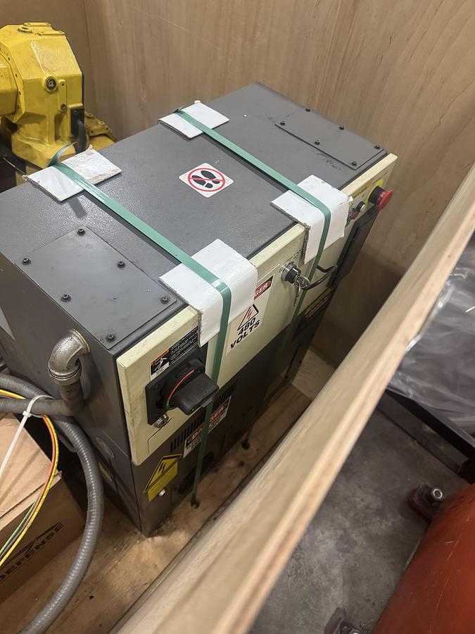 2011 FANUC ARC MATE 120IC ROBOT, 20KG PAYLOAD, 1811MM REACH, R-30IA CONTROL, PLASMA CUTTER - ARTICULATED ROBOTS