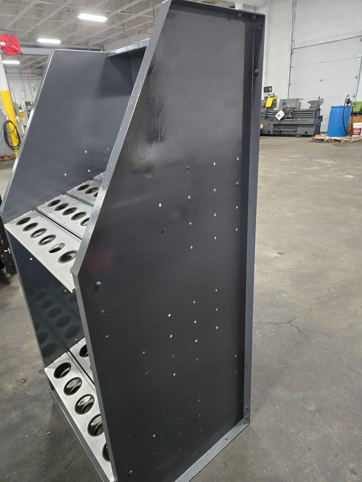 TOOL STAND, 40 TAPER, 60 PIECE, 25" X 28" X 60", 115 LBS - MACHINE TOOLING