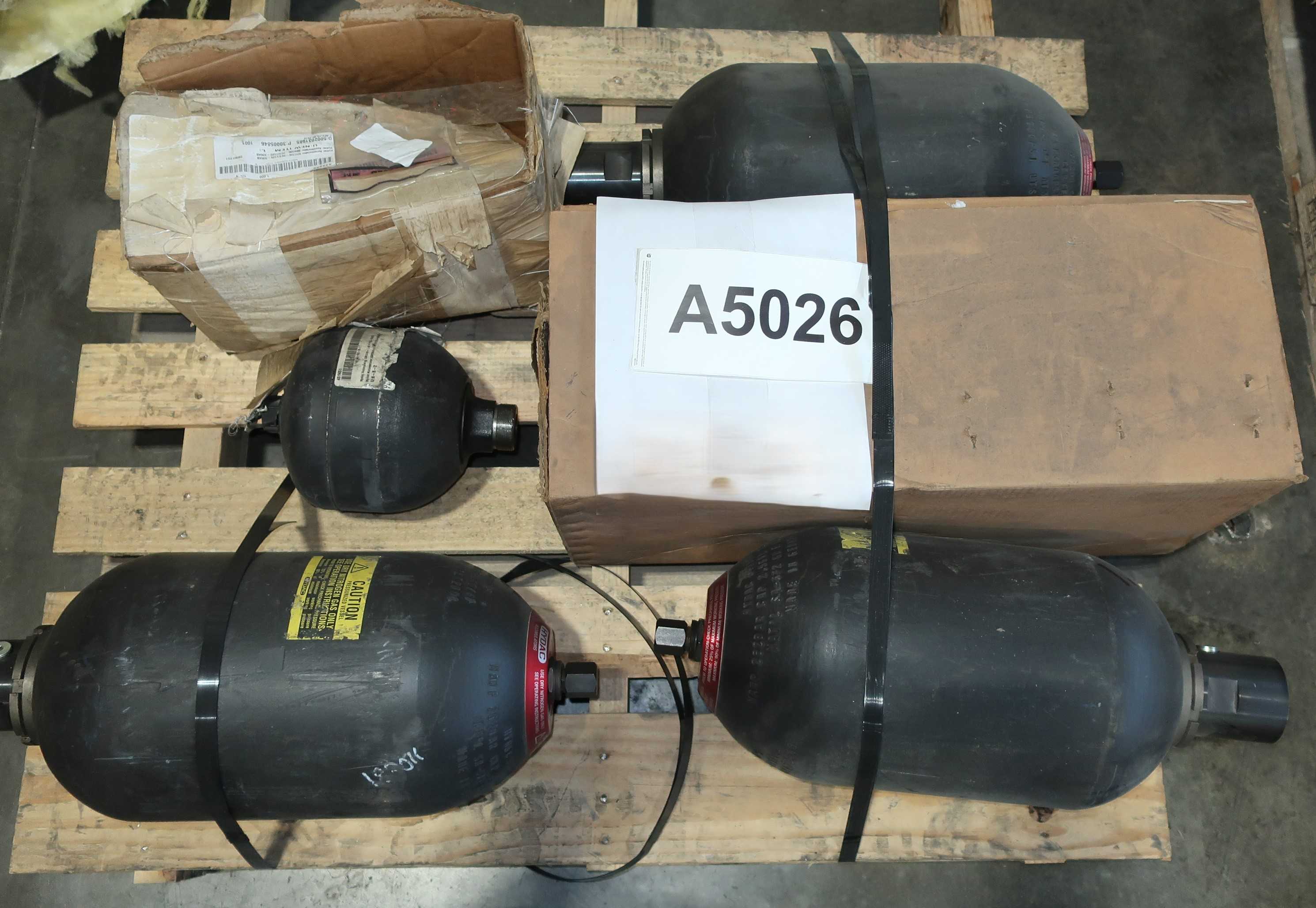 BULK QTY OF HYDAC ACCUMULATORS - HYDRAULIC ACCUMULATORS