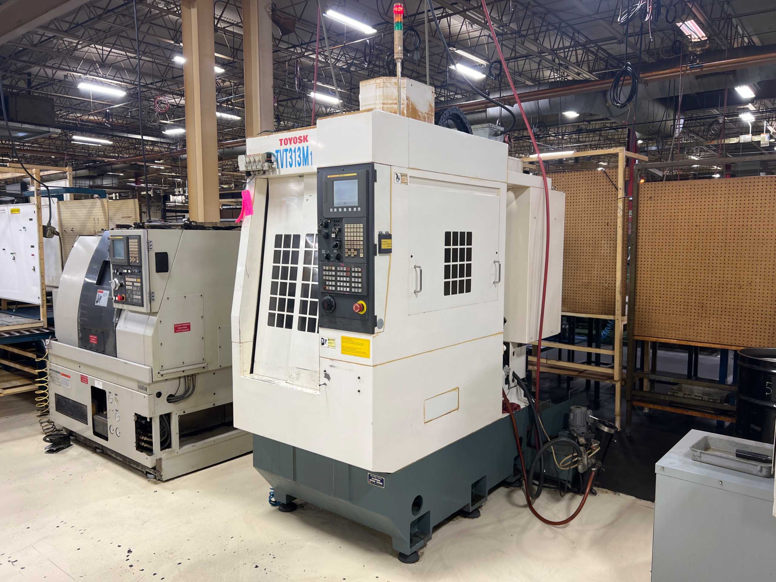 2011 TOYOSK TVT313M1 VERTICAL MACHINING CENTER - VERTICAL MACHINING CENTERS