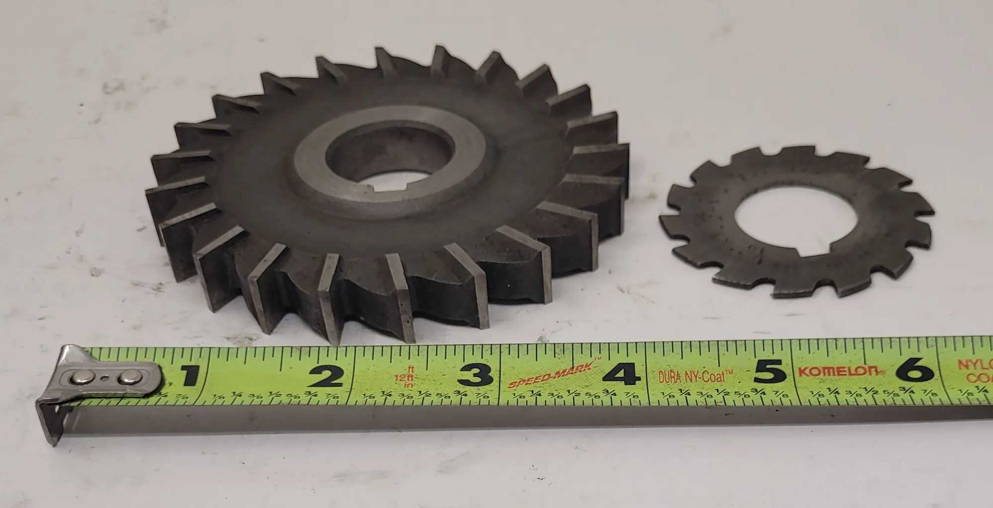 MSC INDUSTRIAL SUPPLY STRAIGHT MILL SLITTING BLADE SET (4" X 22T, 2.125" X 14T) 1" ARBOR - MACHINE TOOLING