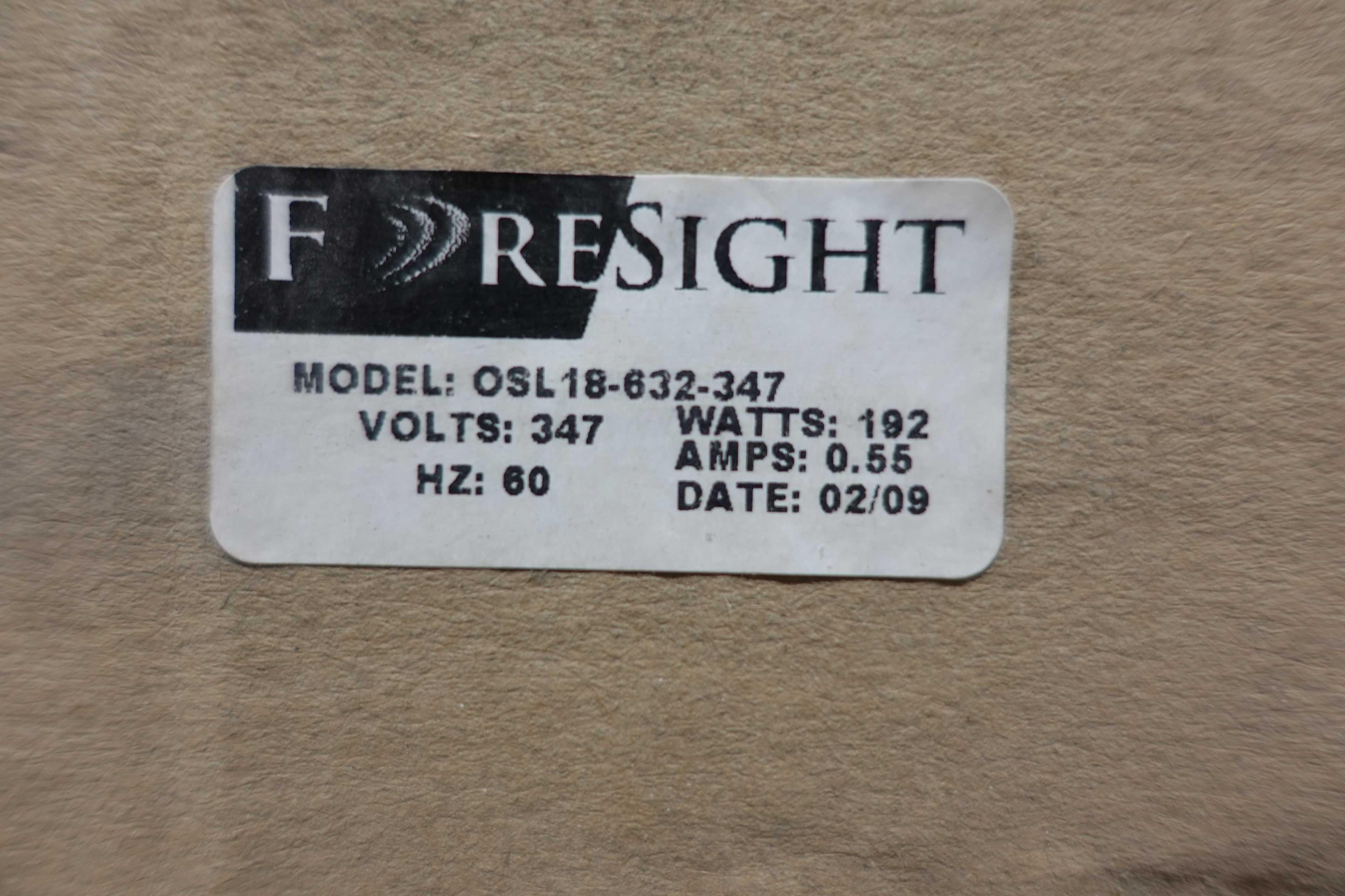 SKU 1760892 - 2 PALLETS OF FORESIGHT DSL18-632-347 LIGHT FIXTURES - LIGHT FIXTURES