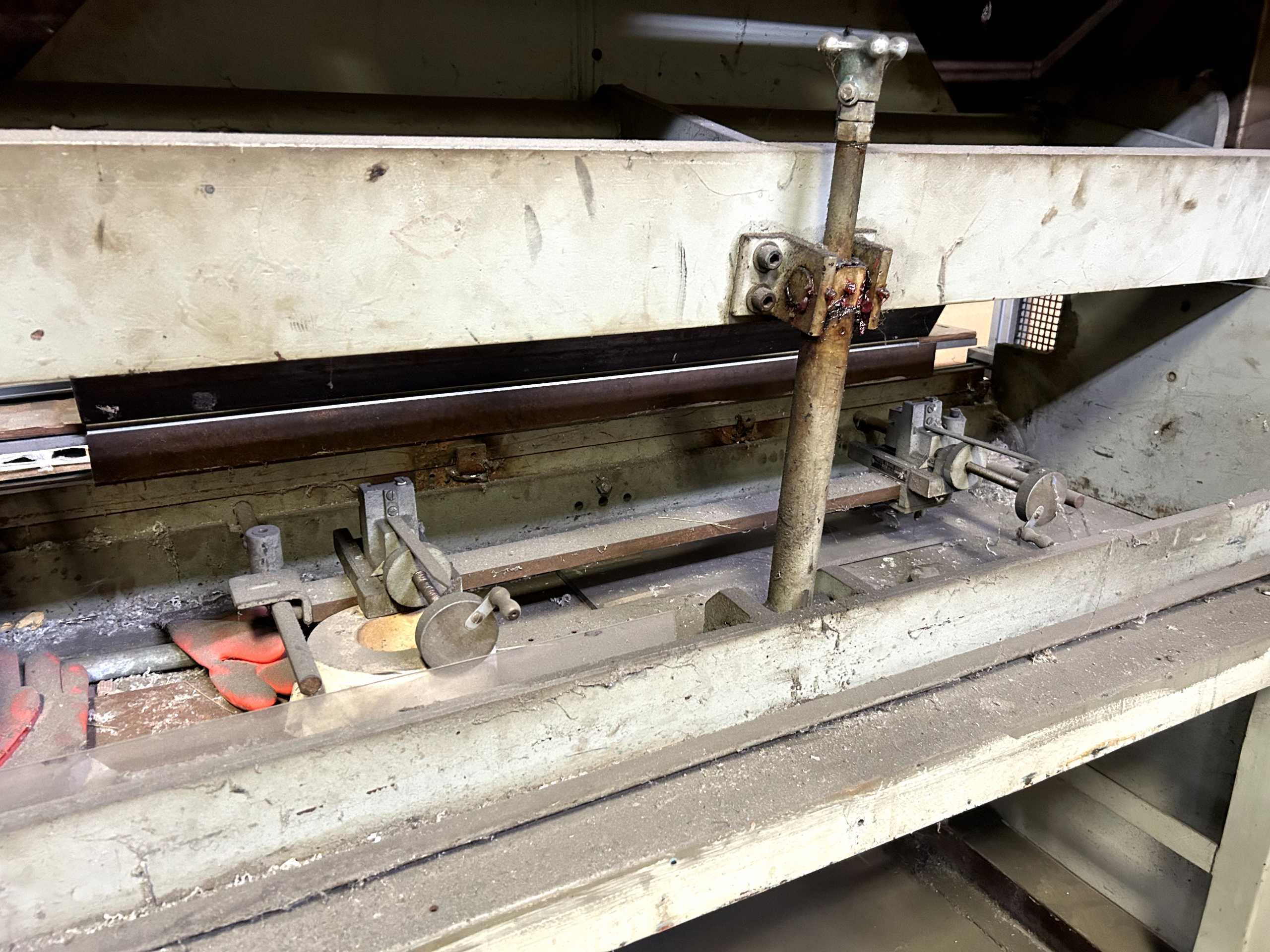 PNEUMATIC PRESS BRAKE - PRESS BRAKES