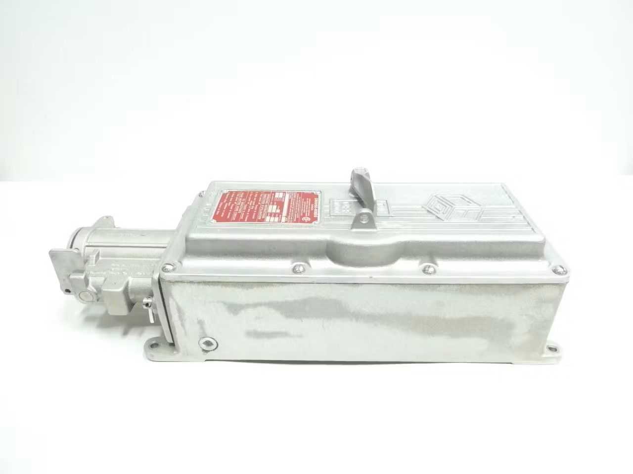 SKU 1736438 - CROUSE HINDS DBR56742 WT70 3 ARKTITE INTERLOCKED RECEPTACLE 3P 70A AMP 600V-AC - CIRCUIT BREAKERS