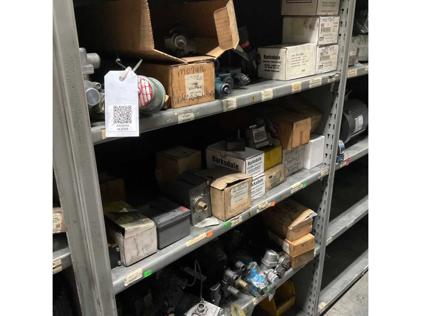 BULK QTY OF VALVES - VALVES