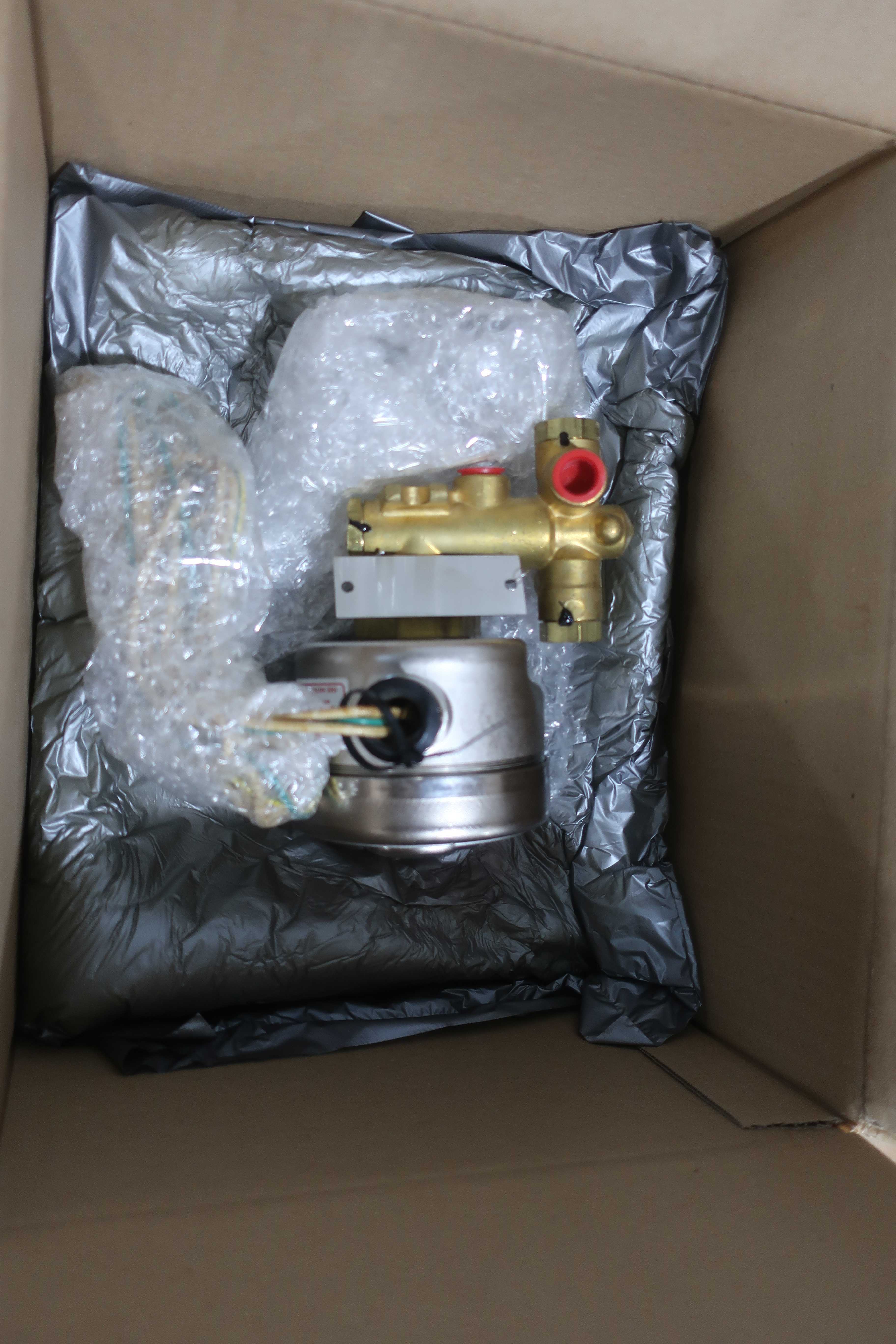 PALLET OF ASCO NPEFX8300381RVU25034 RED-HAT SOLENOID VALVES - SOLENOID VALVE